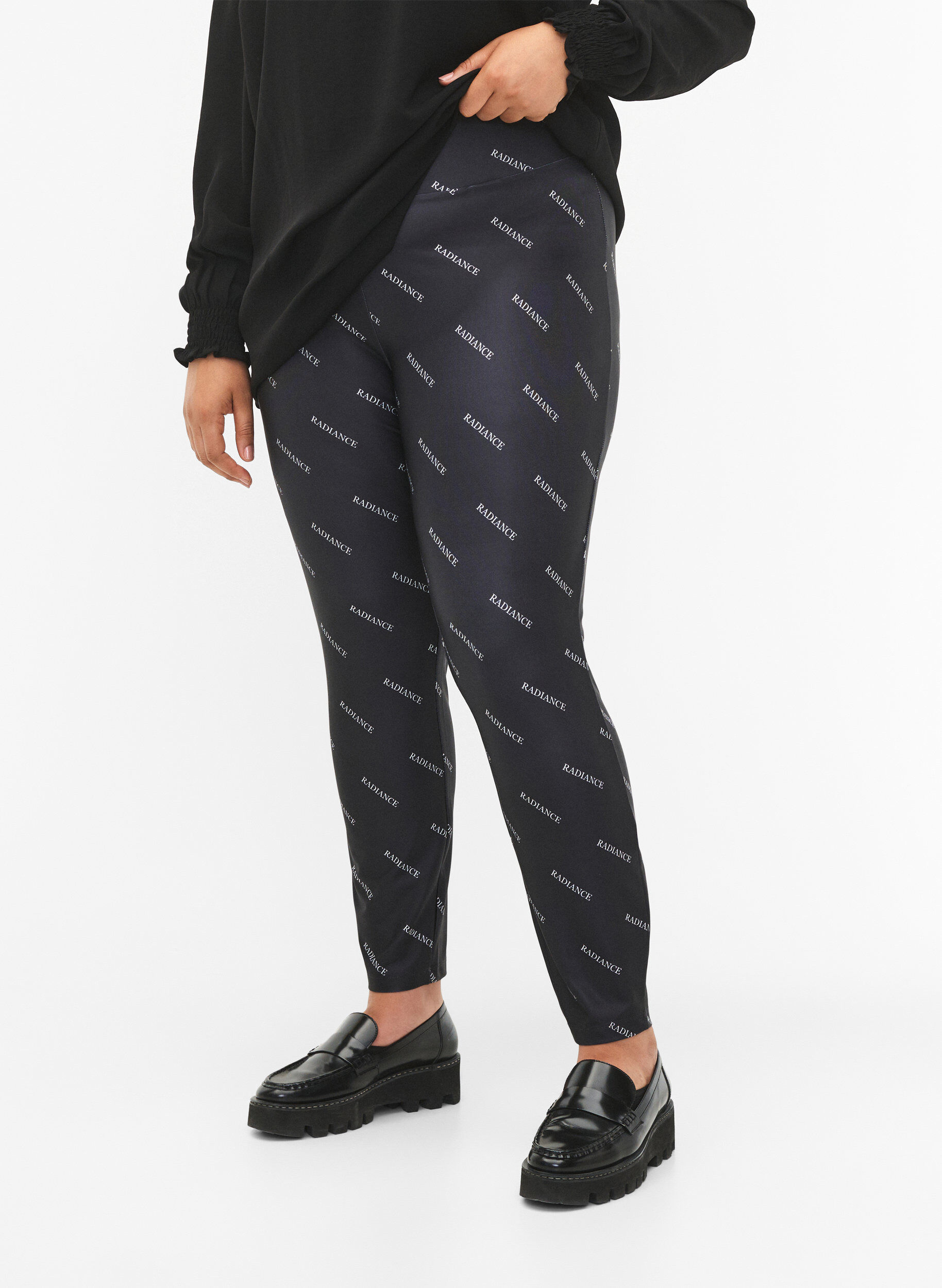 ZizziTextdruck Leggings, Black Radiance, Model image number 2