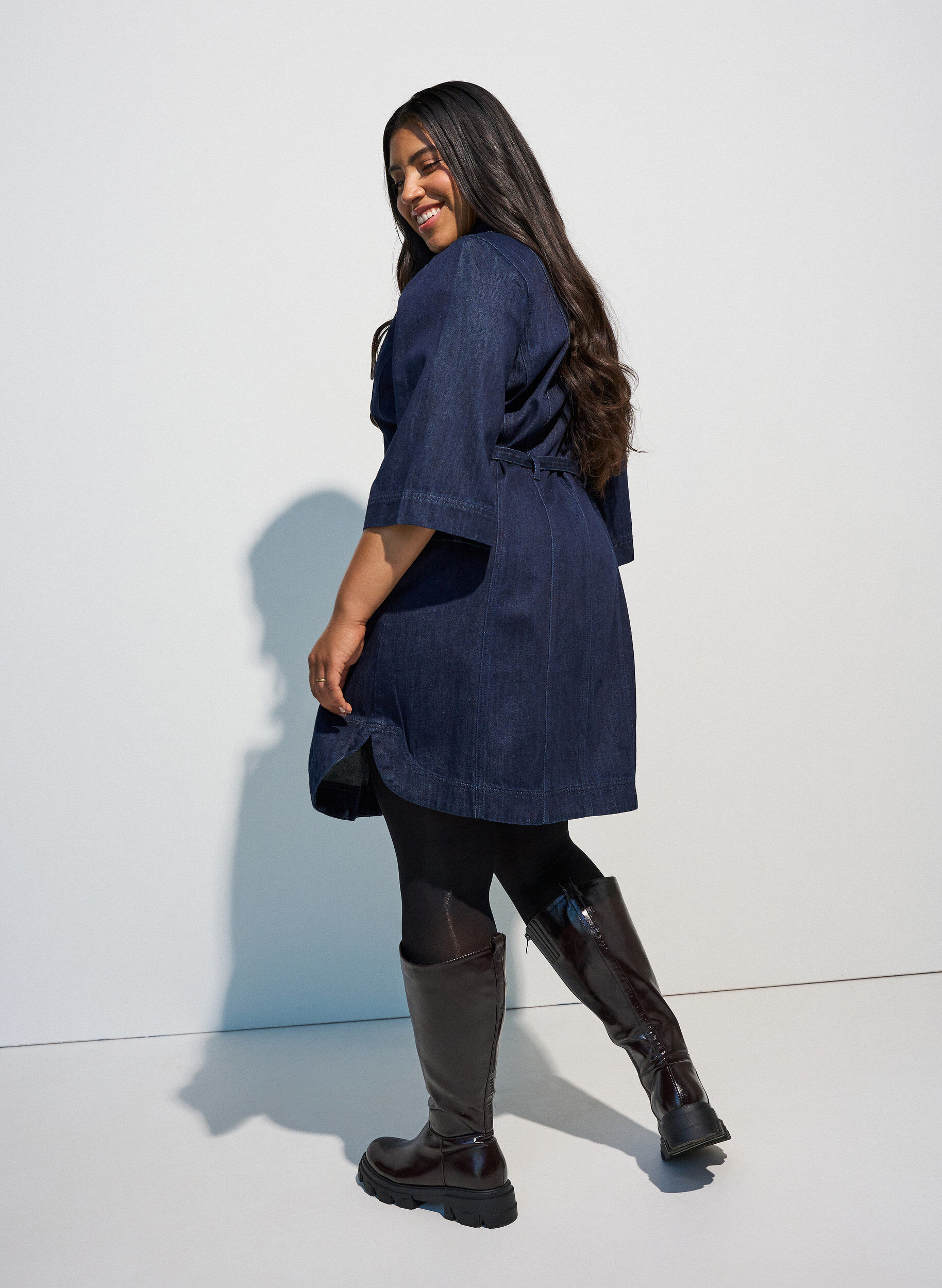 ZizziJeanskleid mit G&uuml;rtel und 3/4-&Auml;rmeln, Blau, Model image number 2