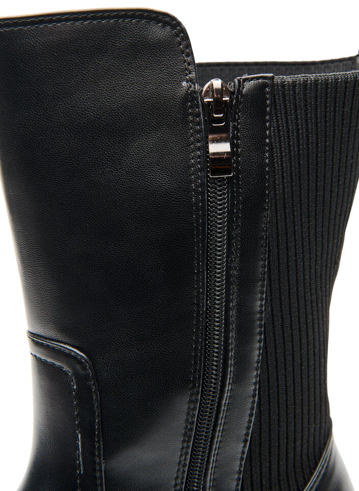 Chelsea-Boot mit klobiger Sohle und gerippten Eins&auml;tzen, Schwarz, Packshot image number 3