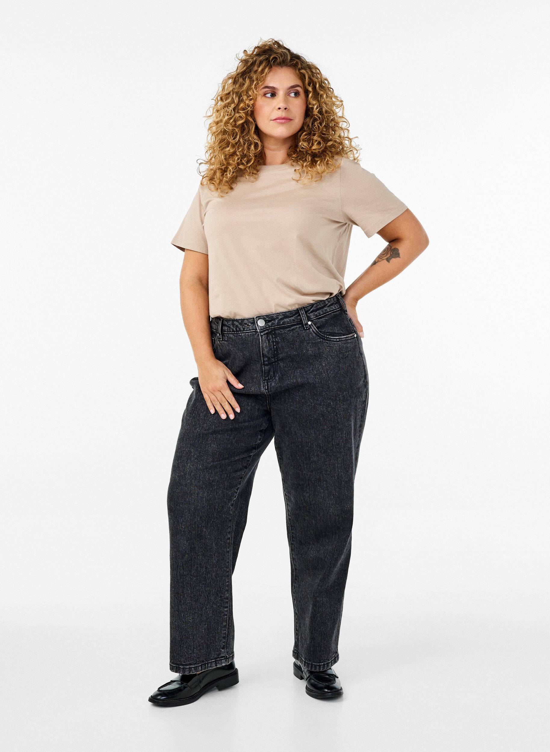 ZizziBasic-T-Shirt aus Baumwolle mit Rundhalsausschnitt, Beige, Model image number 1