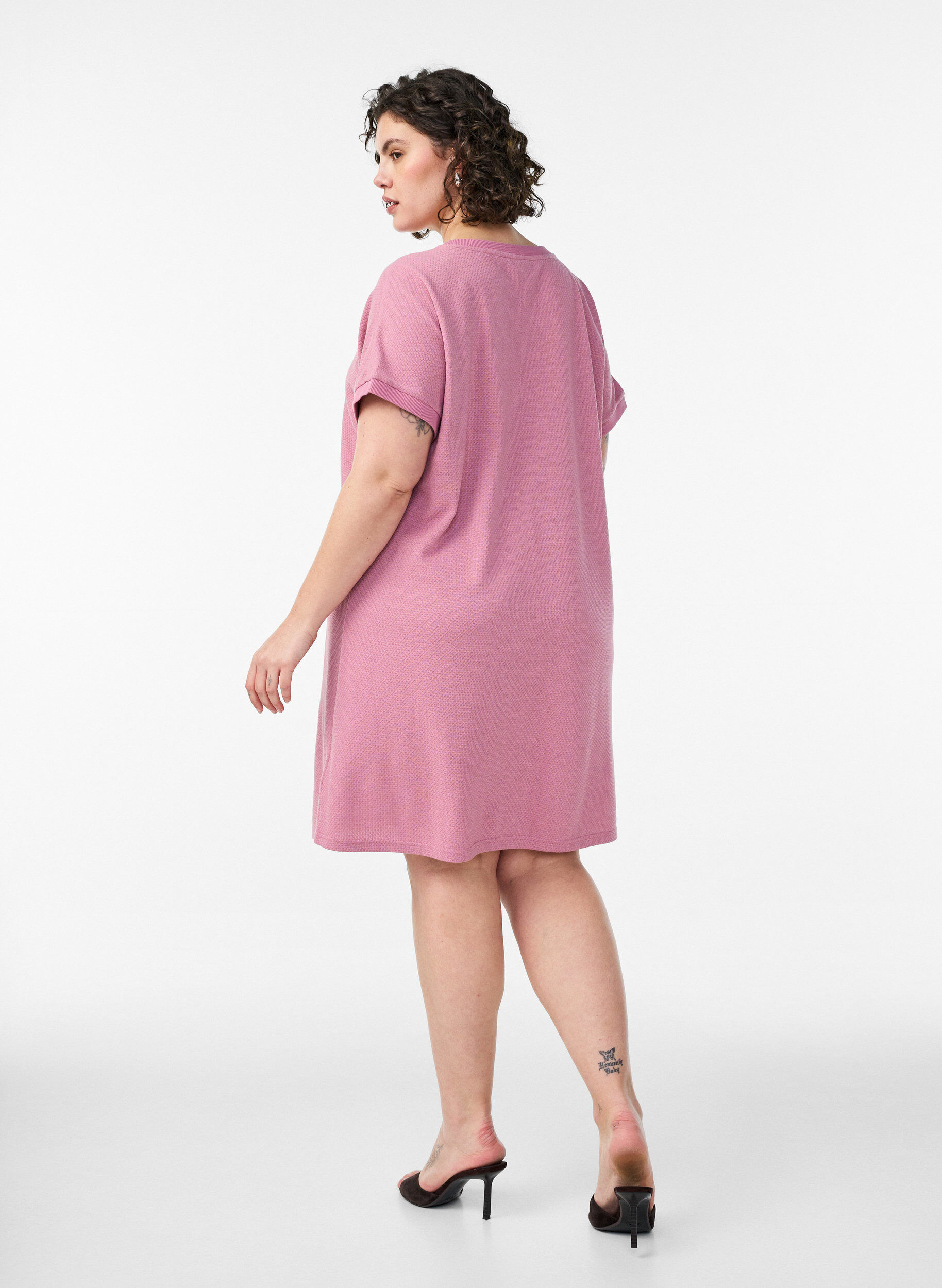 ZizziKurzes Kleid aus strukturiertem Jersey mit Rundhalsausschnitt, Rot, Model image number 2