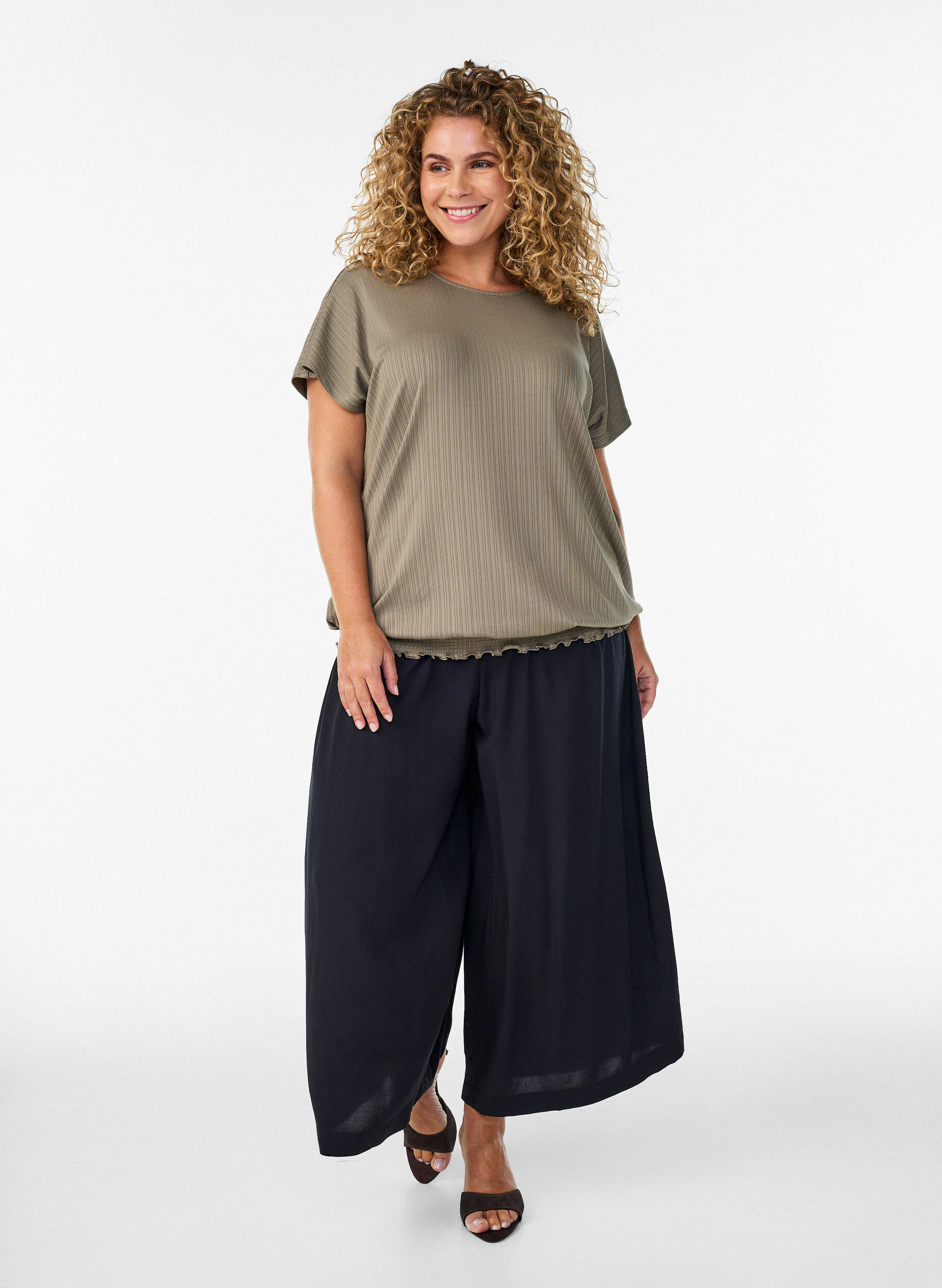 ZizziCulottes aus Viskose mit hoher Taille und weiten Beinen, Schwarz, Model image number 0