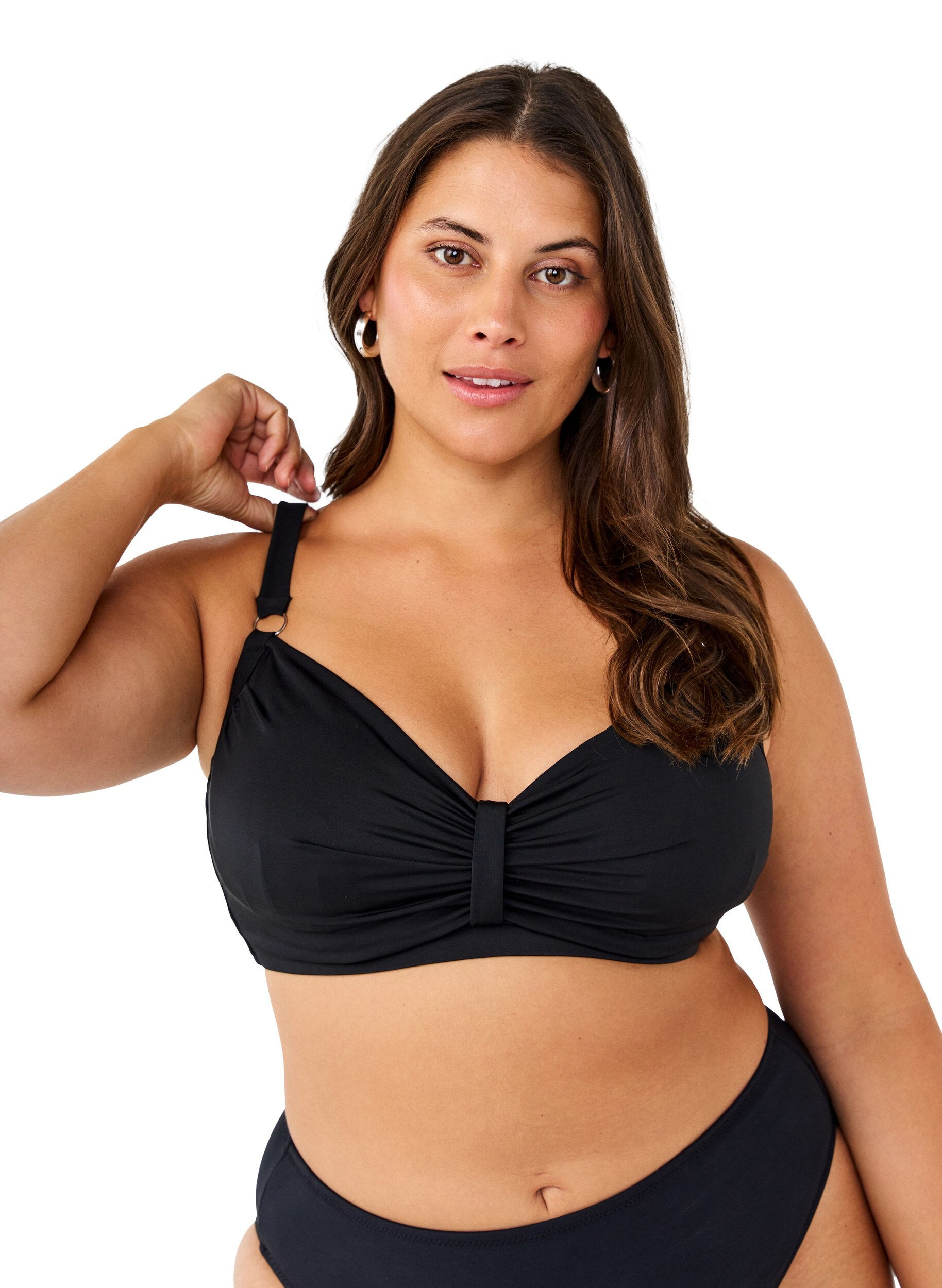 Bikini-BH mit B&uuml;gel und Drapierung, Schwarz, Model