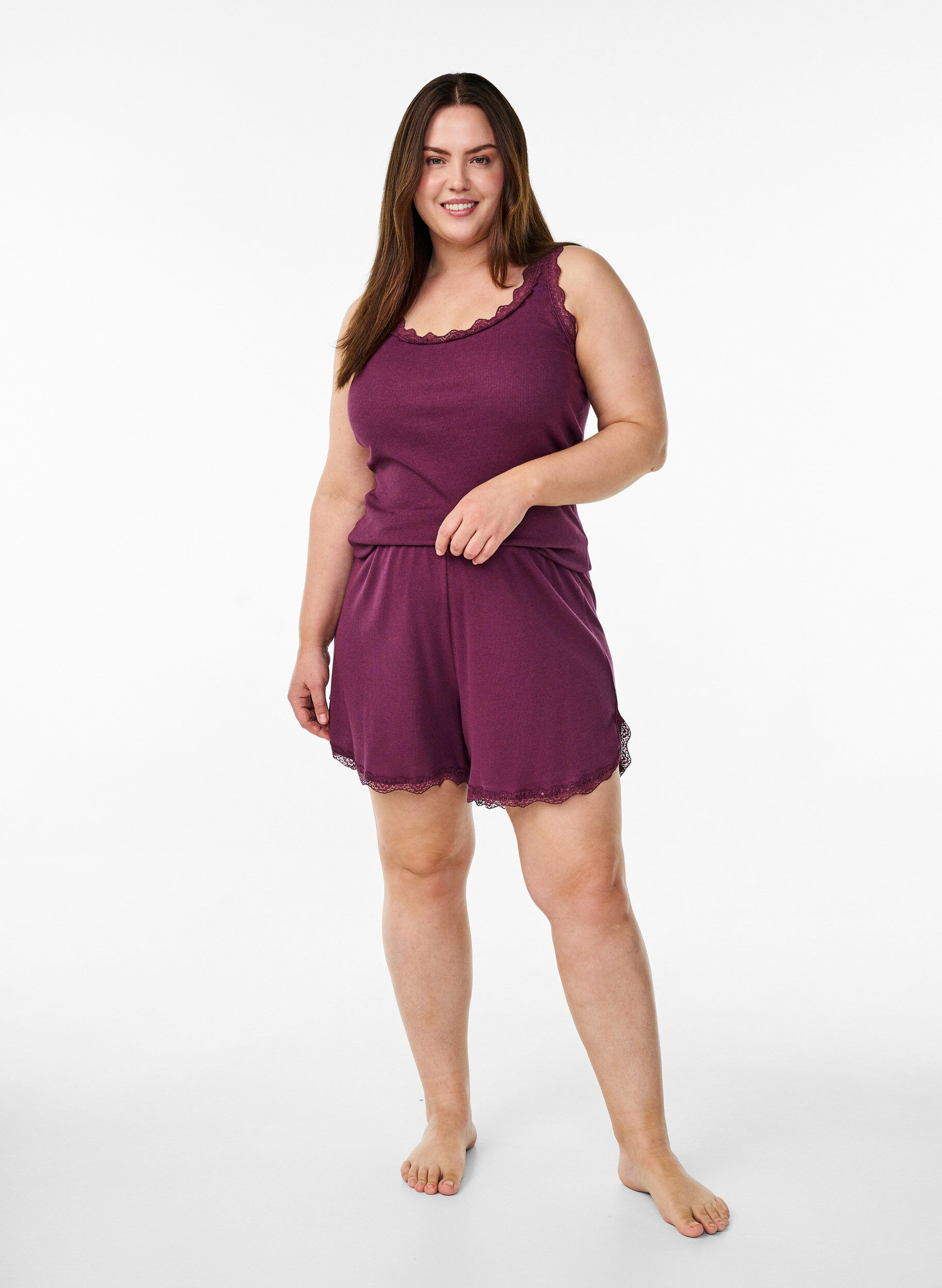 ZizziLockere Nachtshorts aus geripptem Material mit Spitzensaum, Dunkles Bordeaux, Model image number 1