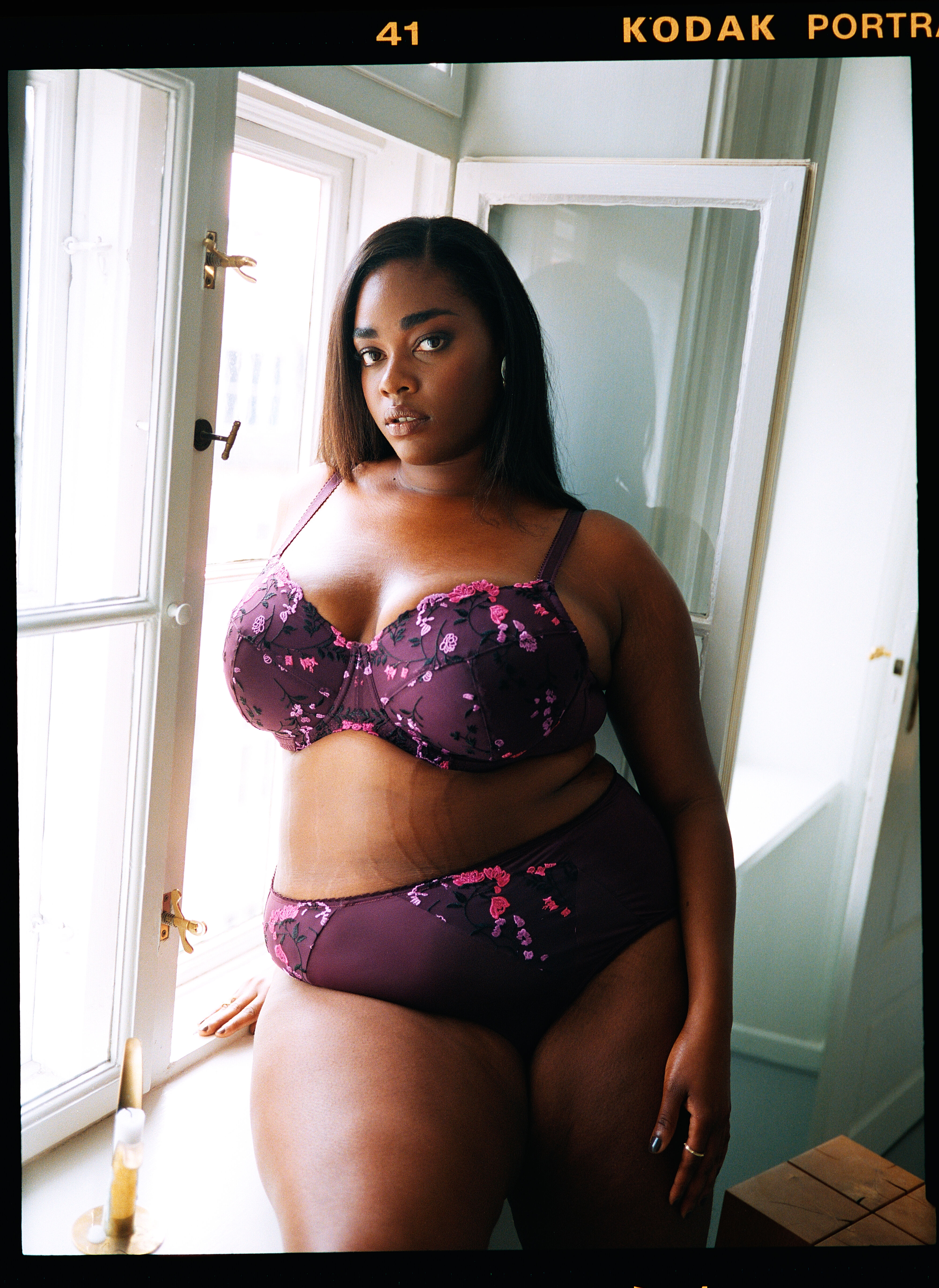 ZizziBlumendetails , , Model