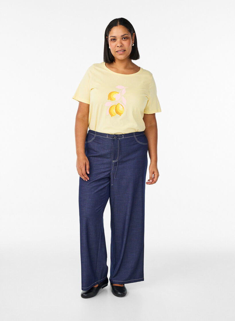 Hose in Denim-Optik mit Kontrastn&auml;hten, Blau, Model image number 0