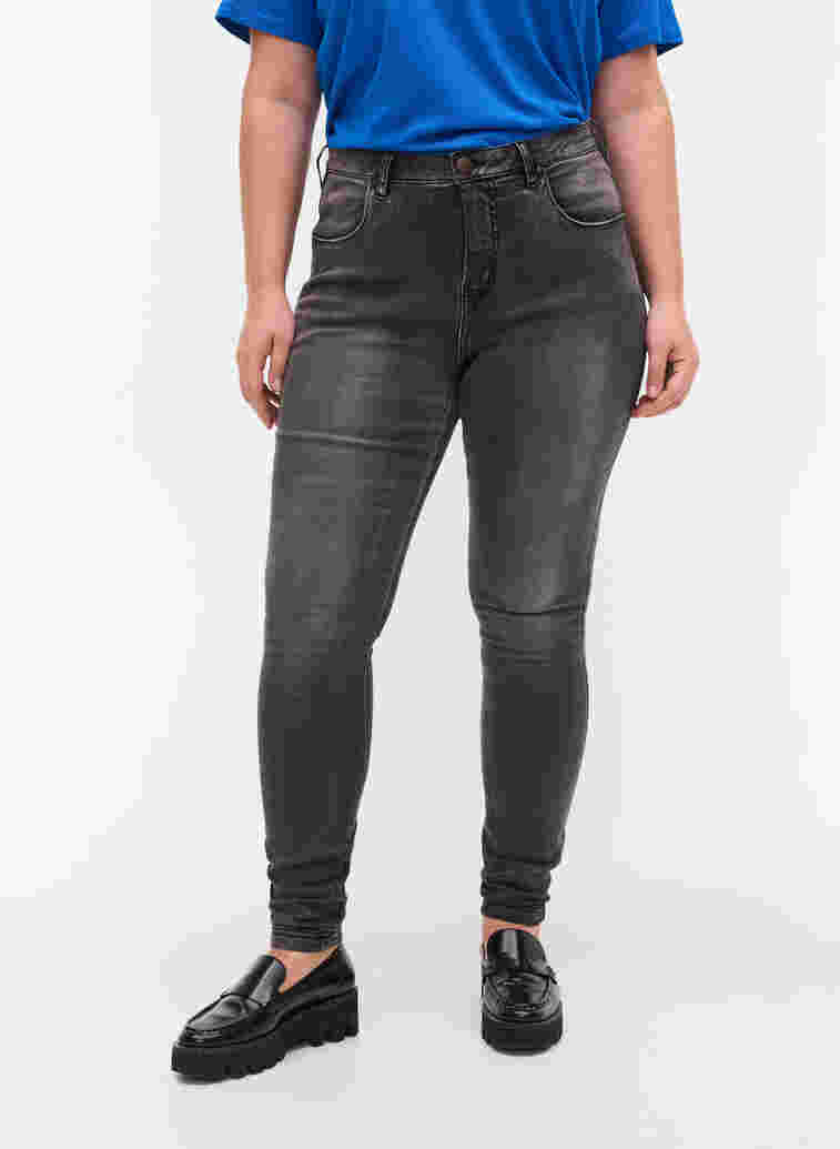 Super Slim Amy Jeans mit hoher Taille, Dk Grey Denim, Model image number 4