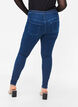 Super Slim Amy Jeans mit Nieten, Dark blue, Model image number 1