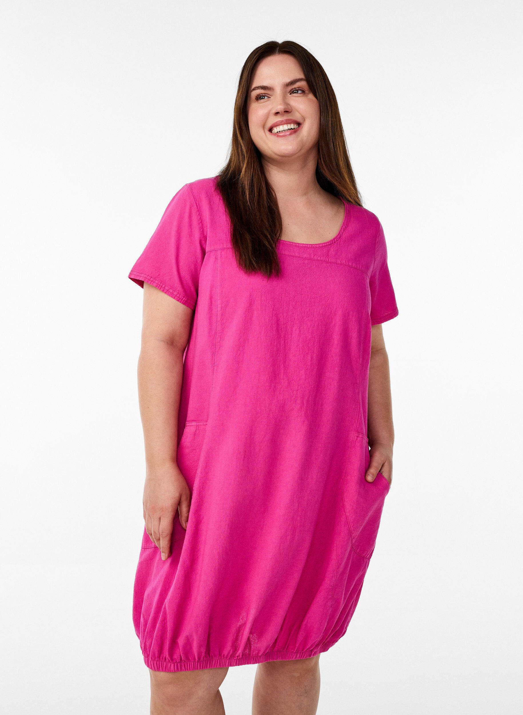 Kurzarm Kleid aus Baumwolle, Rot, Model