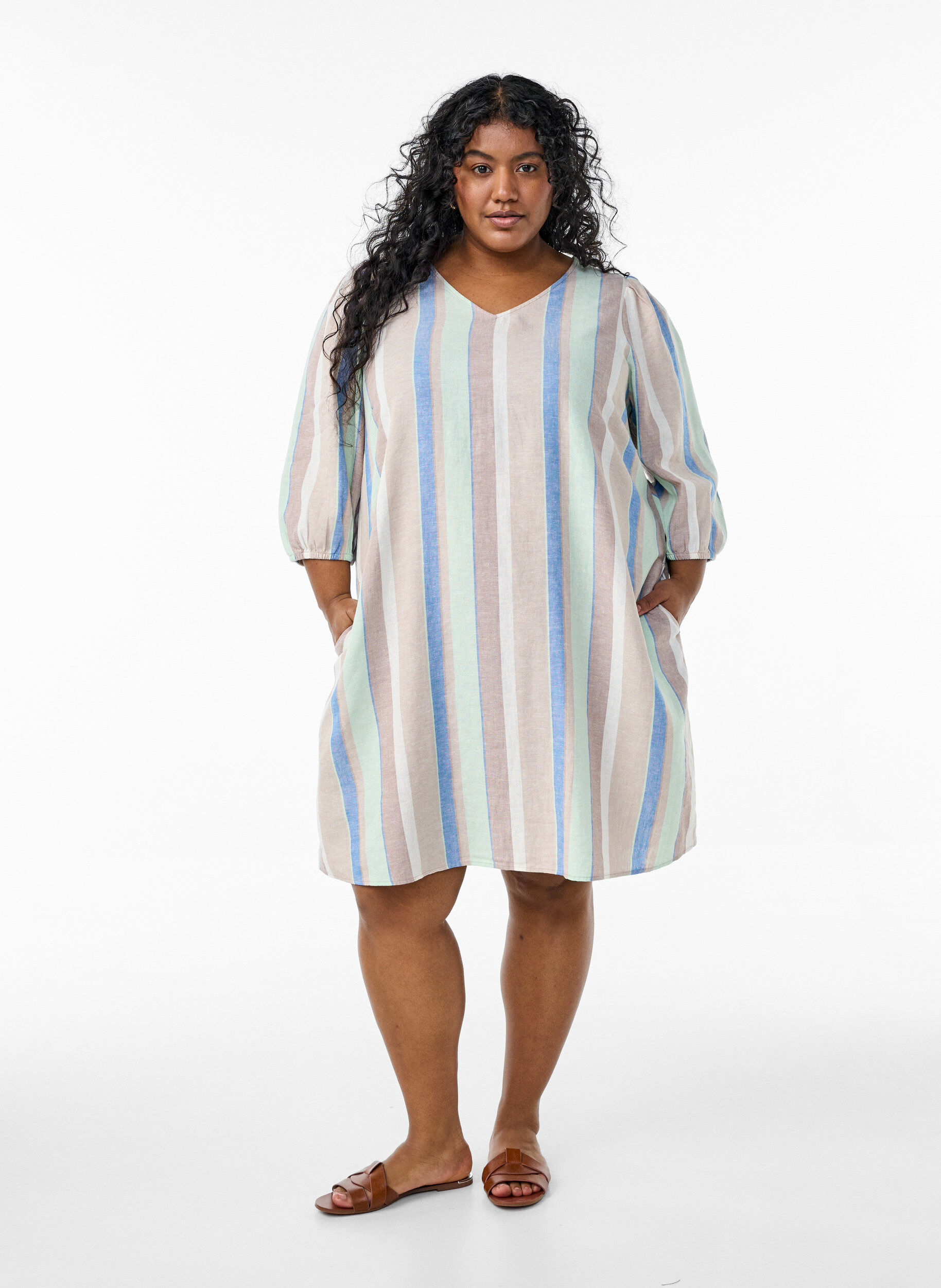 ZizziKleid aus Leinen und Viskose mit 3/4-&Auml;rmeln, Blau, Model image number 1