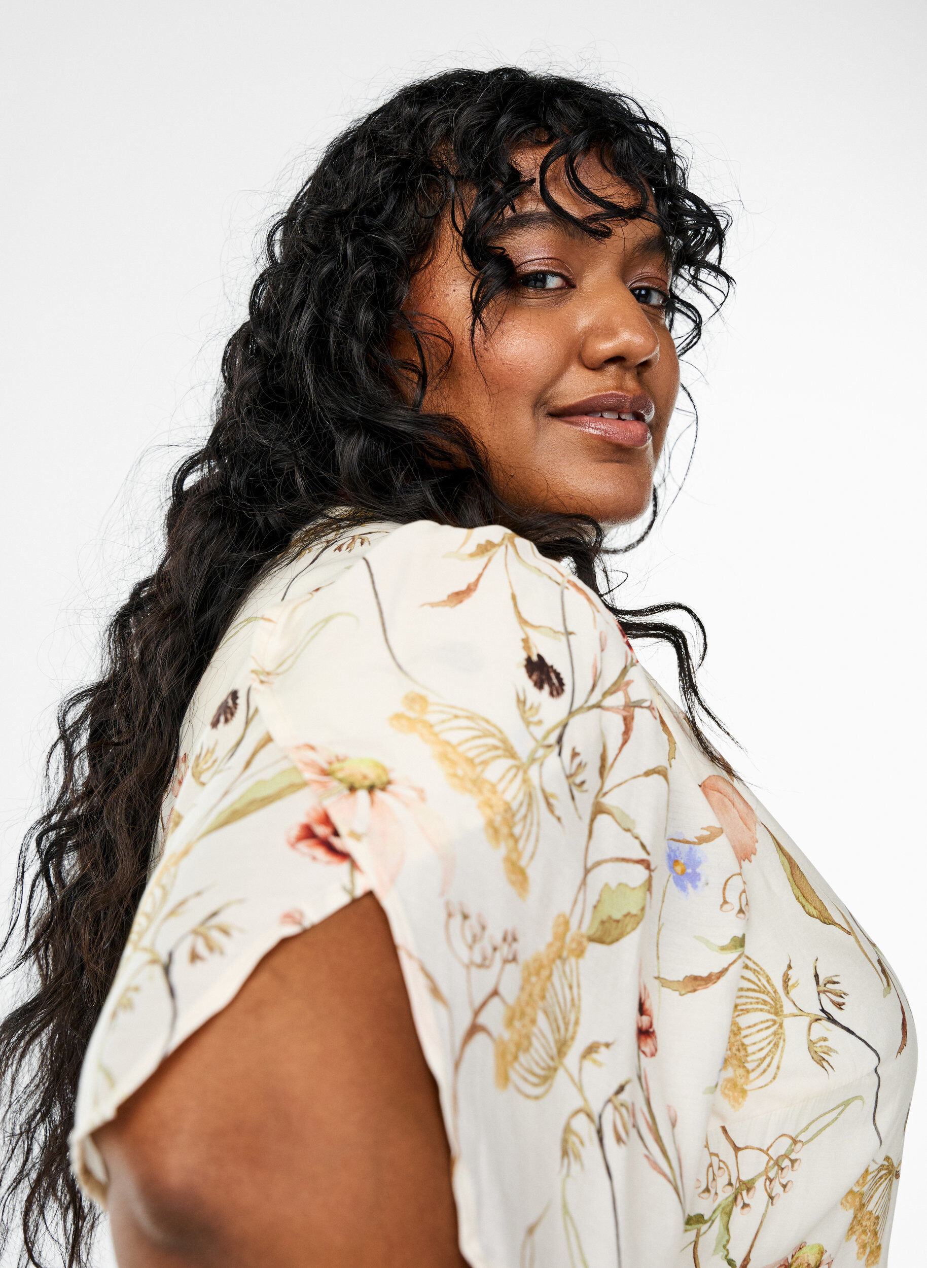 ZizziGebl&uuml;mtes Midi-Kleid in A-Linienform, Beige, Model image number 3