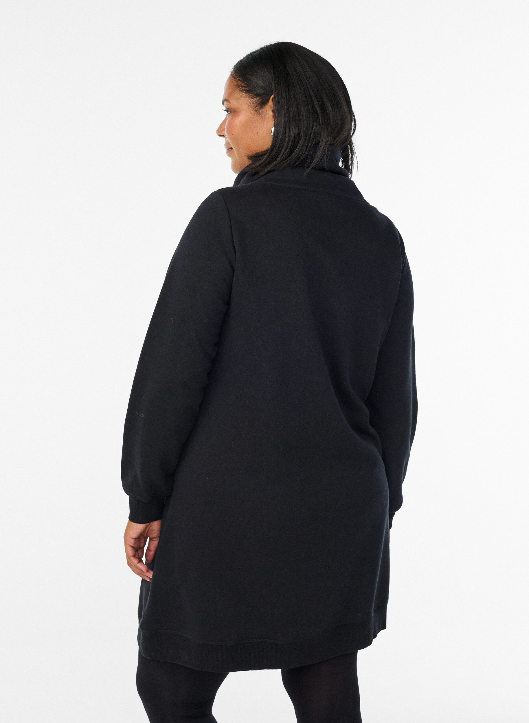 ZizziFLASH - Kurzes Sweatshirtkleid mit Stehkragen und Taschen, Schwarz, Model image number 2