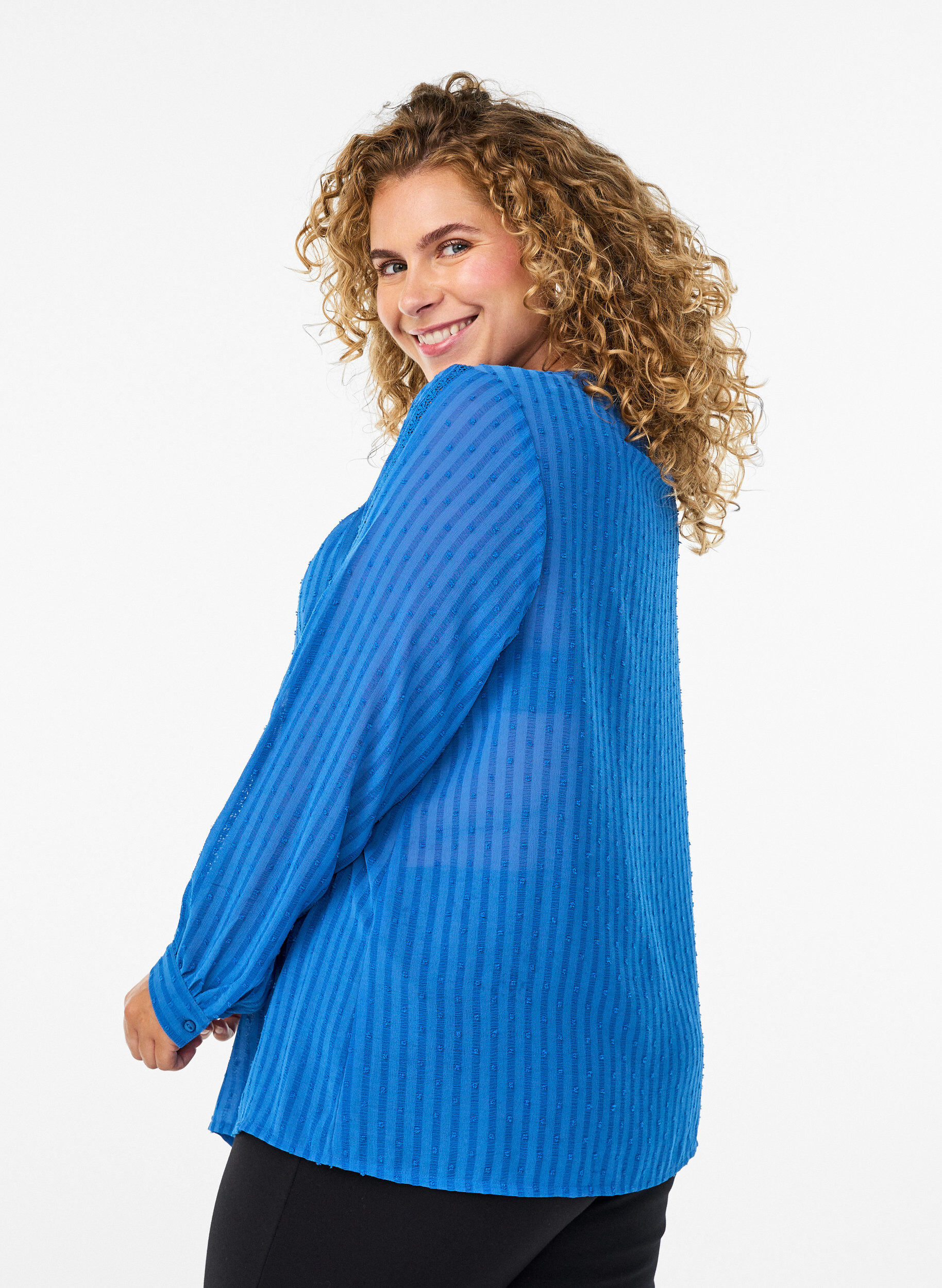 ZizziBluse mit strukturiertem Punktemuster und Stickereidetails, Blau, Model image number 2