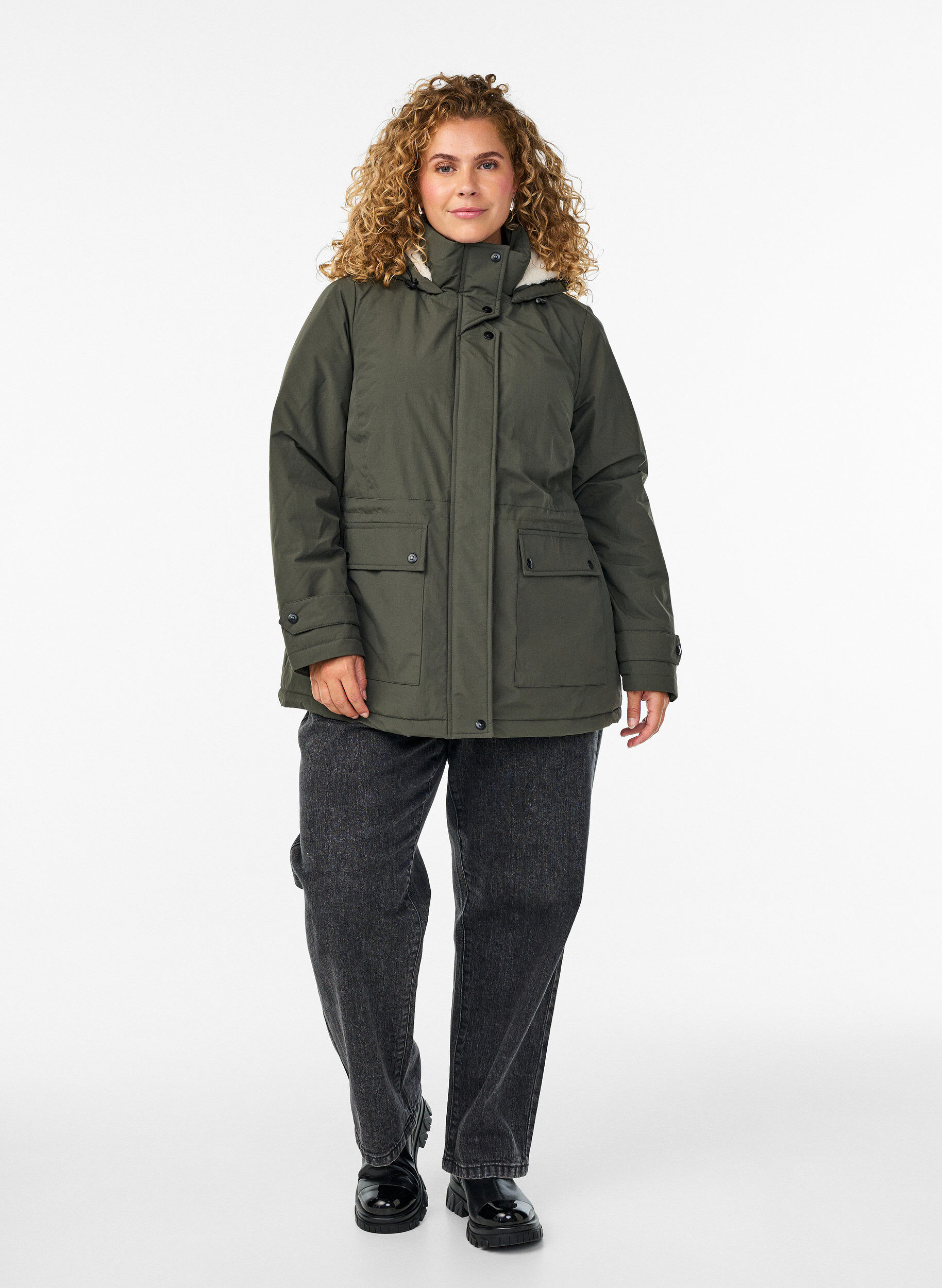 ZizziLeichter, gepolsterter Parka mit teddygef&uuml;tterter Kapuze, Gr&uuml;n, Model image number 1