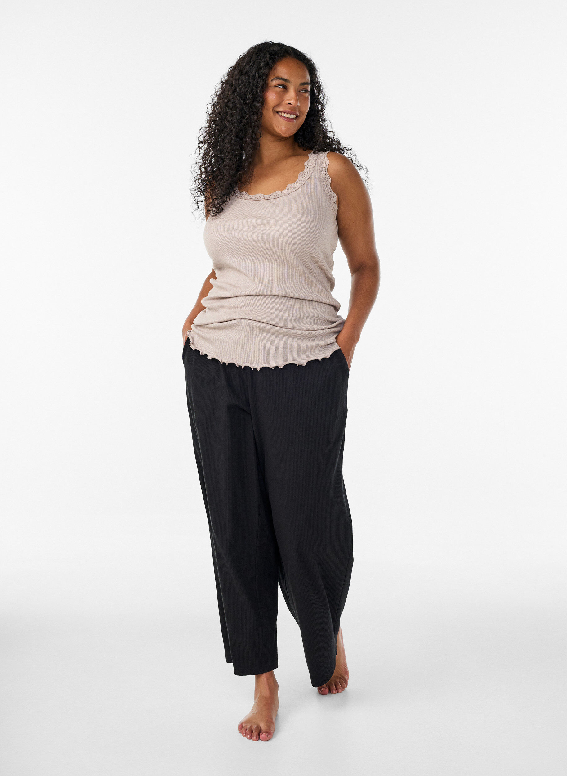 ZizziGeripptes Top mit Spitzen, Beige, Model image number 1
