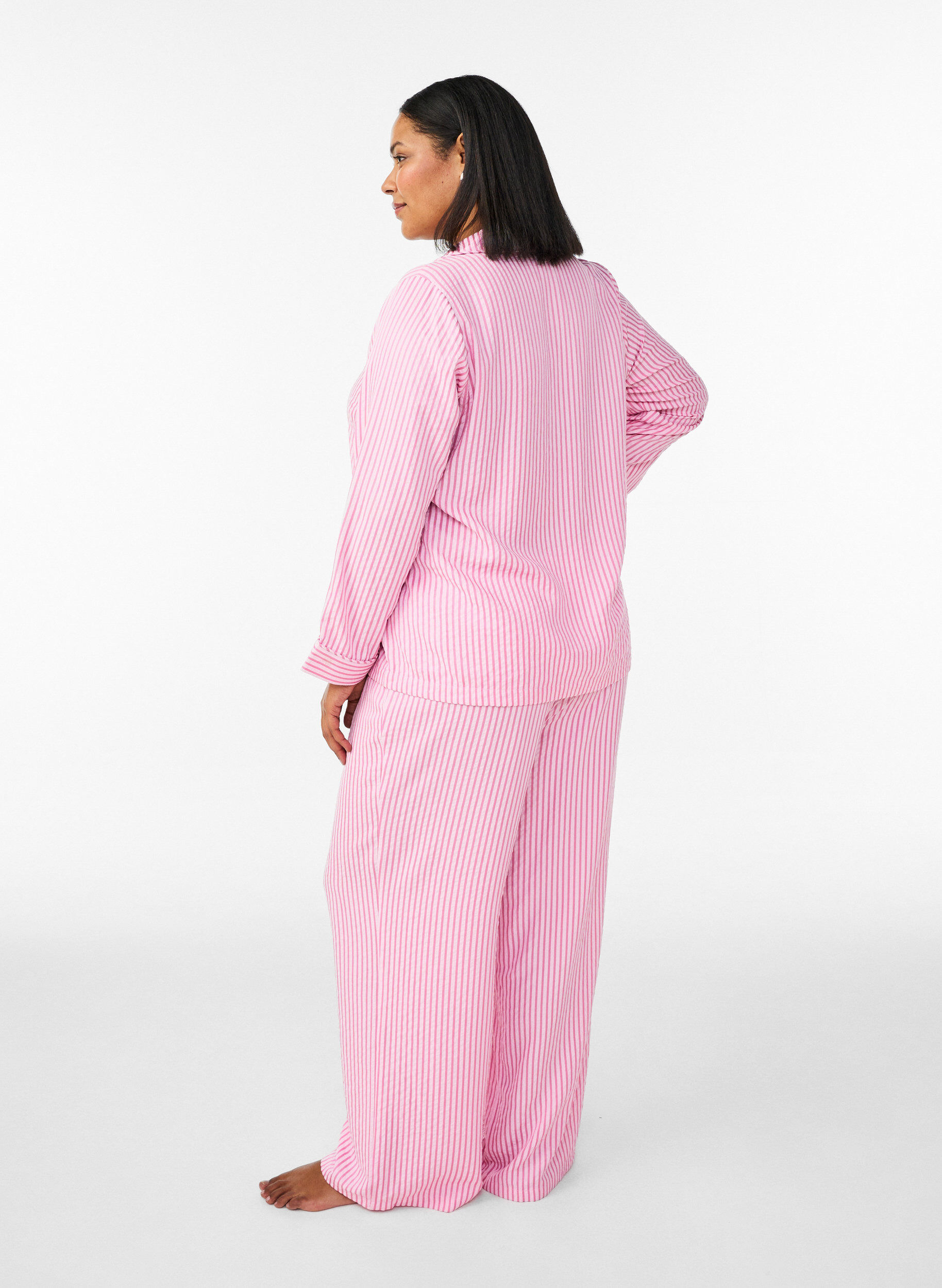 ZizziLockere Pyjamahose aus Seersucker mit hoher Taille, Pink, Model image number 1