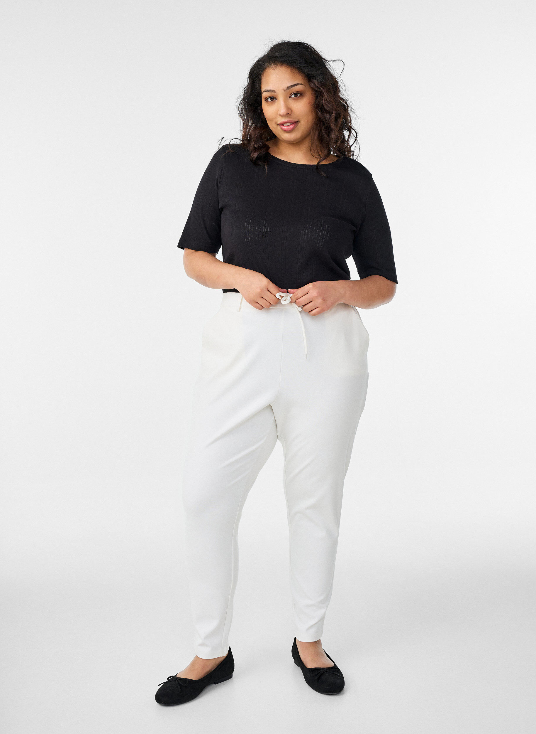 Gek&uuml;rzte Maddison Hose, Wei&szlig;, Model