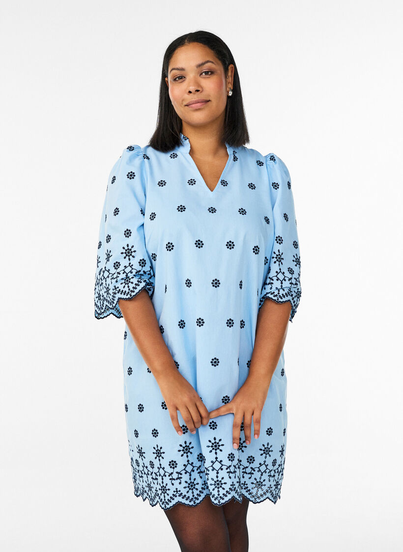 Kurzes Kleid mit Stickerei und 3/4-&Auml;rmeln, Blau, Model image number 0