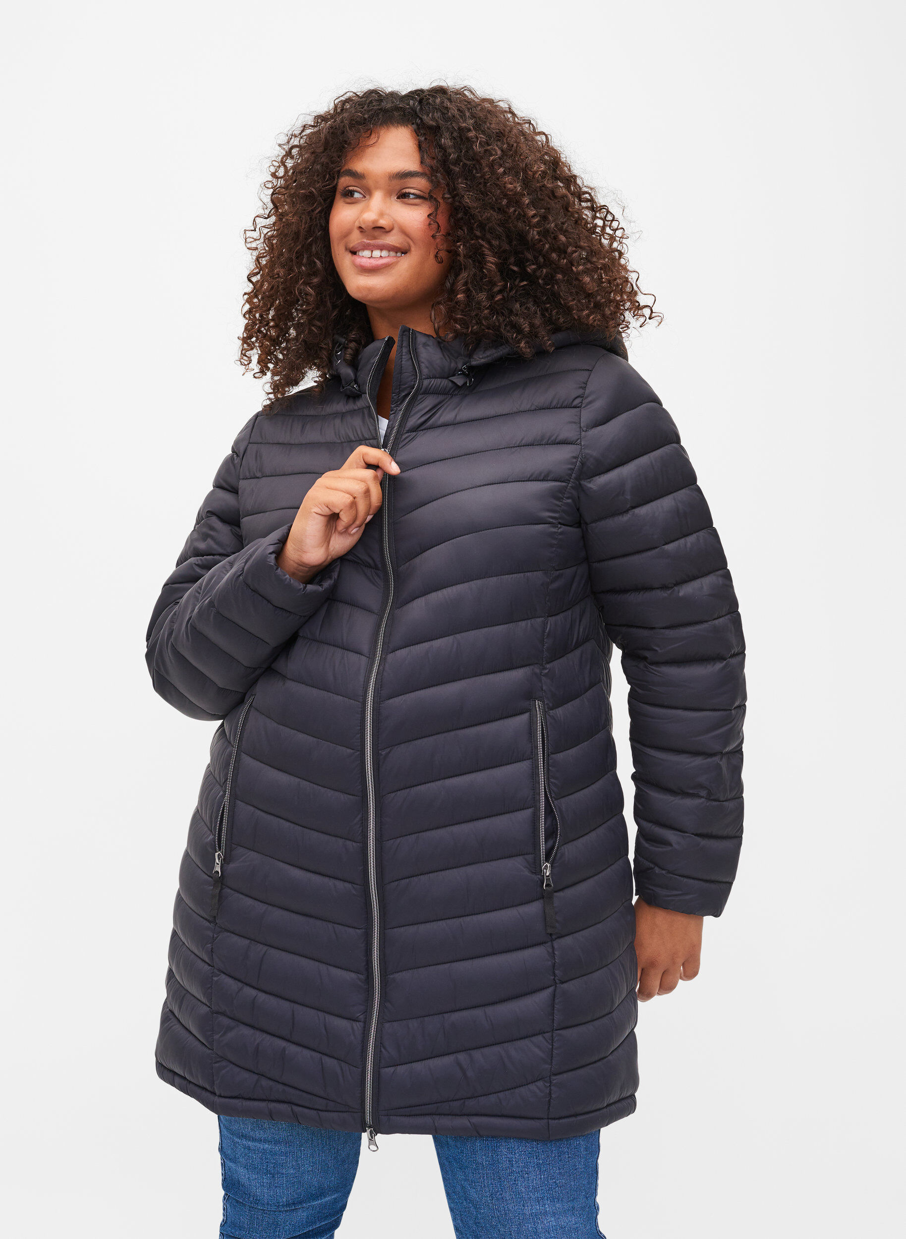 Leichte Jacke mit Taschen und abnehmbarer Kapuze, Schwarz, Model