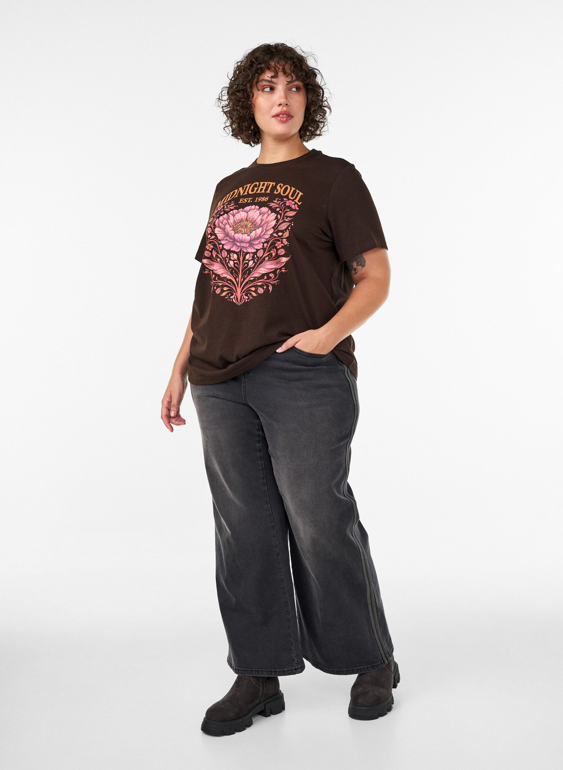 ZizziT-Shirt aus Bio-Baumwolle mit Frontprint, Braun, Model image number 1