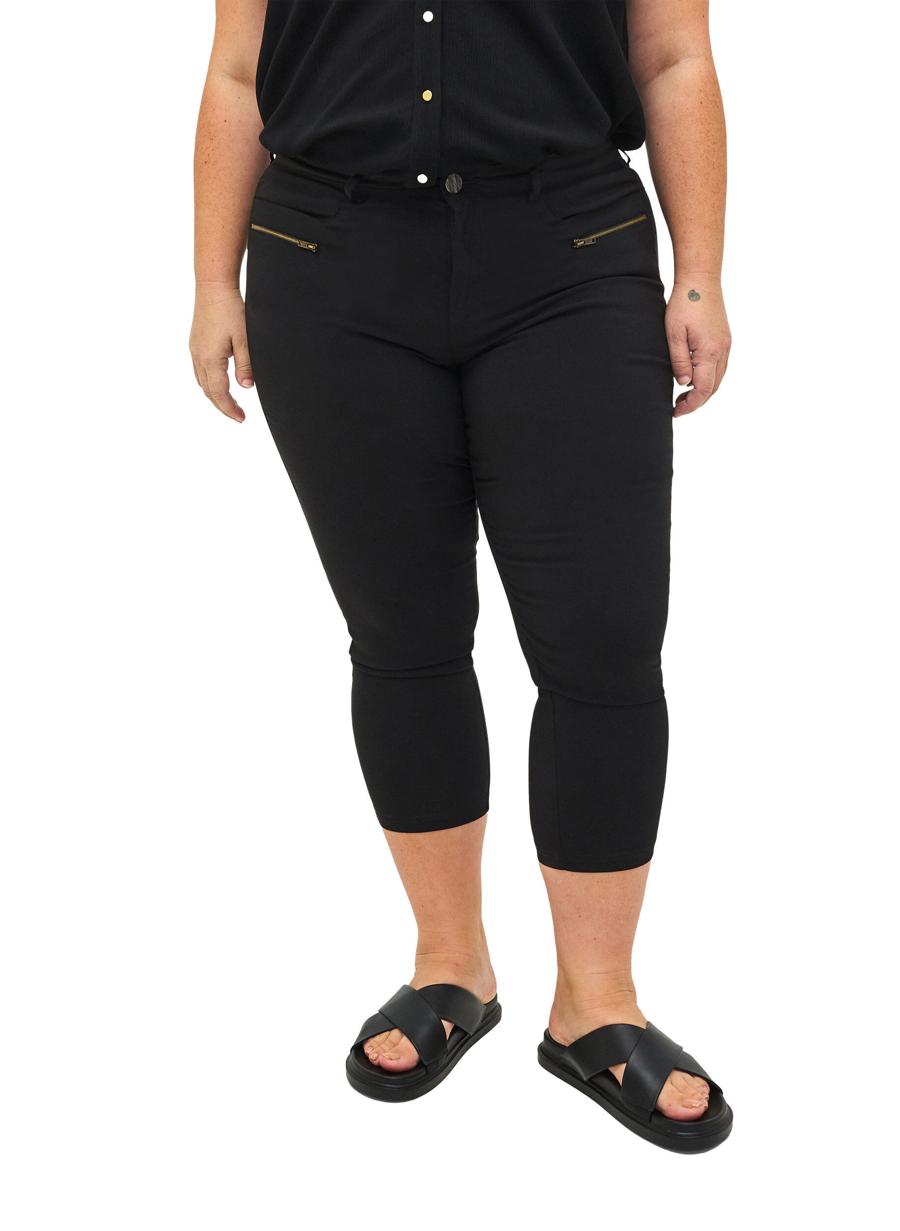 ZizziSlim Fit Caprihose aus Viskosemischung, Schwarz, Model image number 2