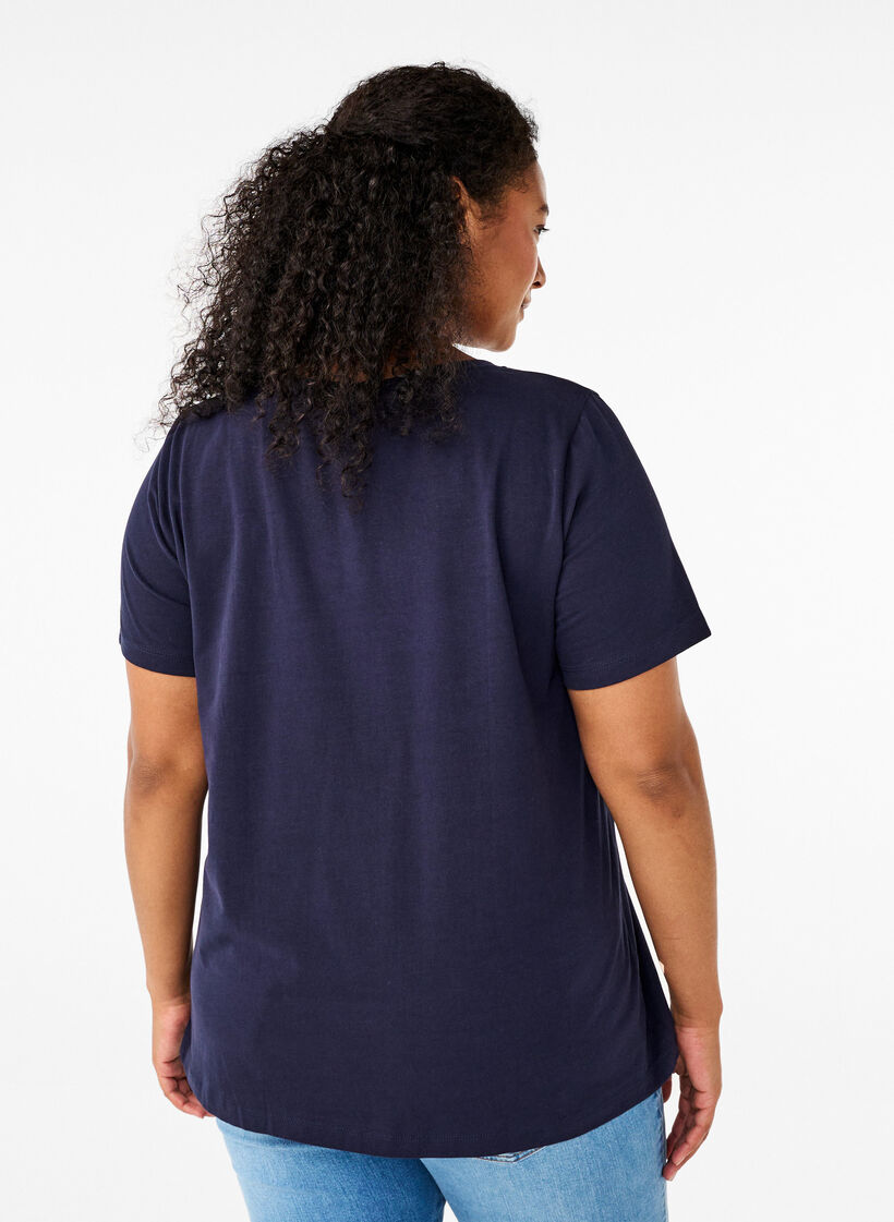Einfarbiges basic T-Shirt aus Baumwolle, Blau, Model image number 2