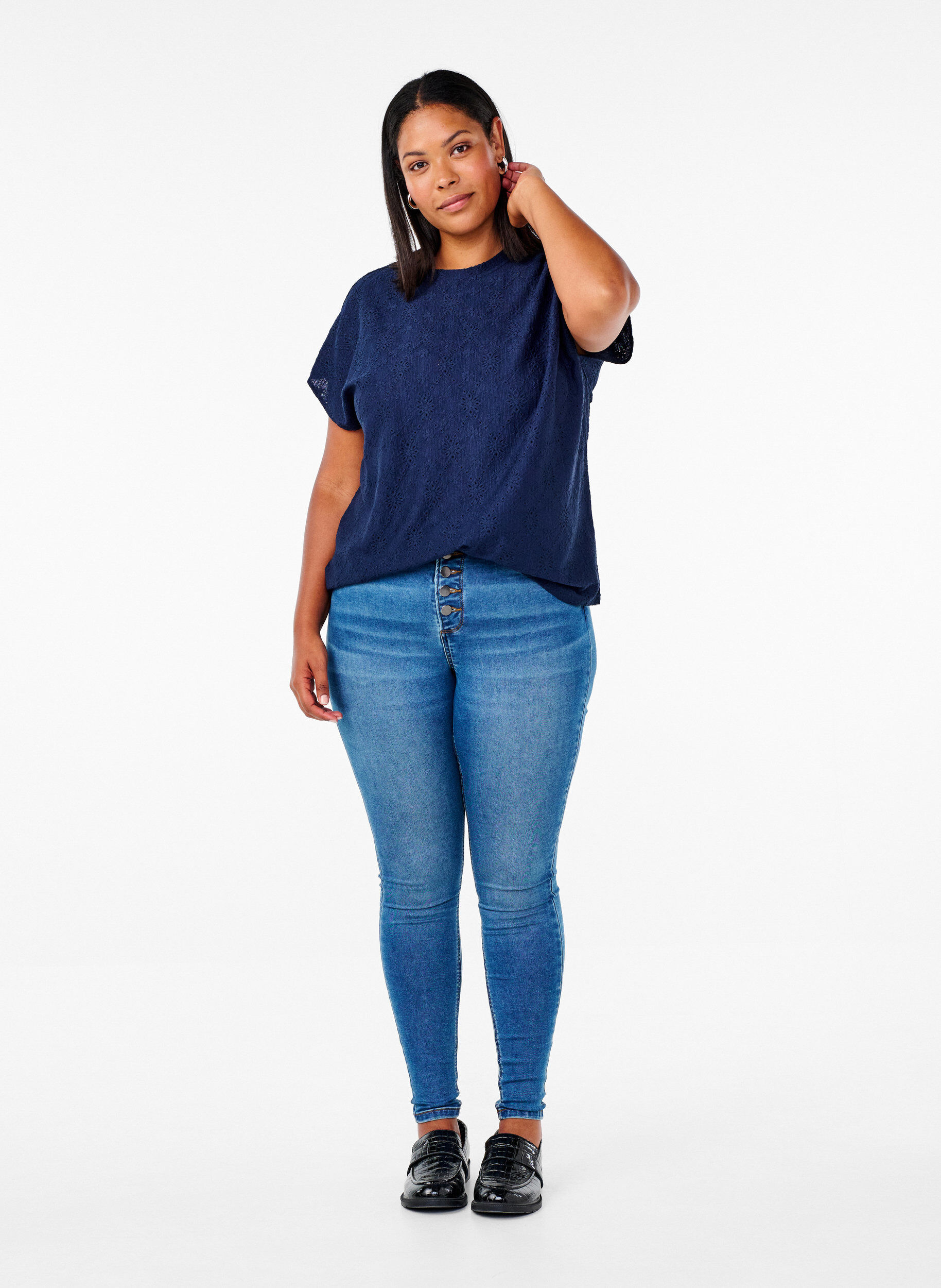 ZizziBluse mit kurzen &Auml;rmeln und floralen Stickereien, Naval Academy, Model image number 2