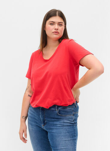 Einfarbiges basic T-Shirt aus Baumwolle, Hibiscus, Model image number 0