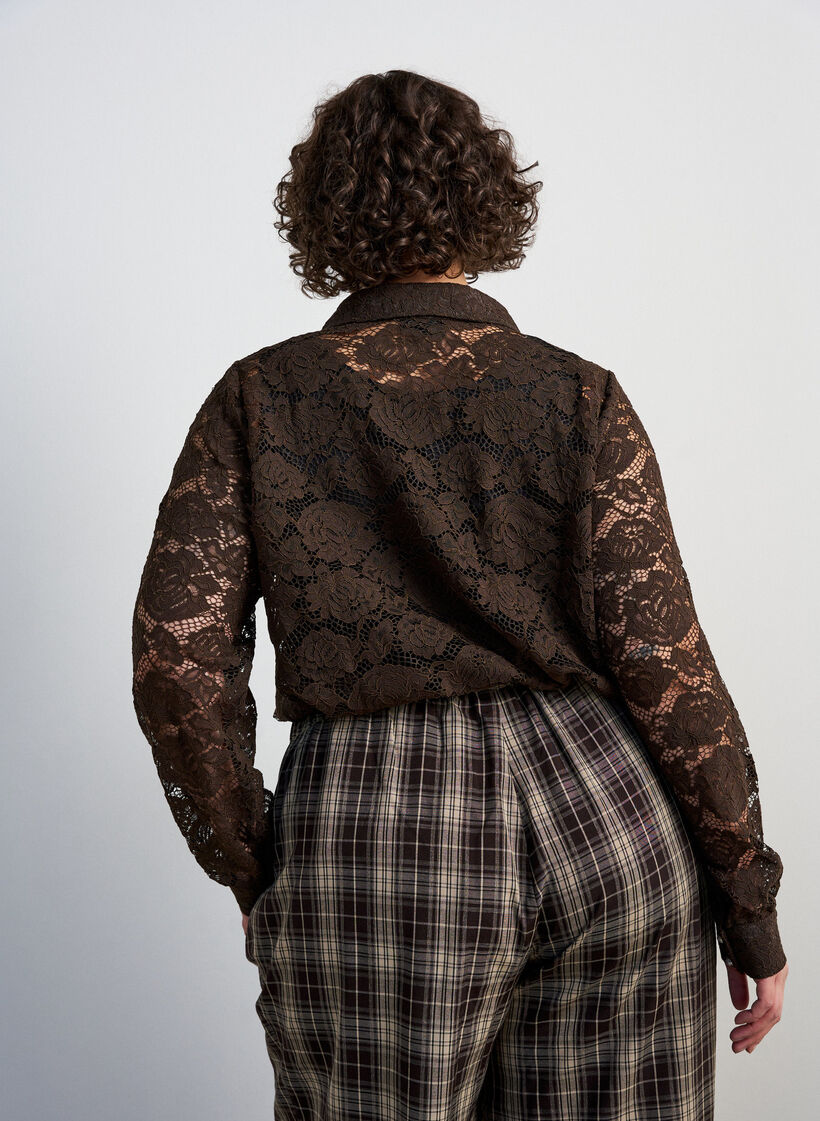 Spitzenbluse mit Perlenkn&ouml;pfen, Braun, Model image number 2