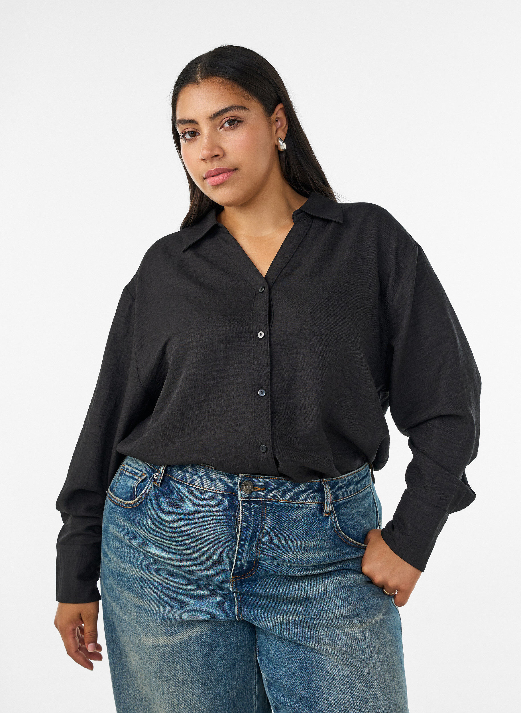 ZizziLockere Bluse mit V-Ausschnitt, Schwarz, Model image number 0