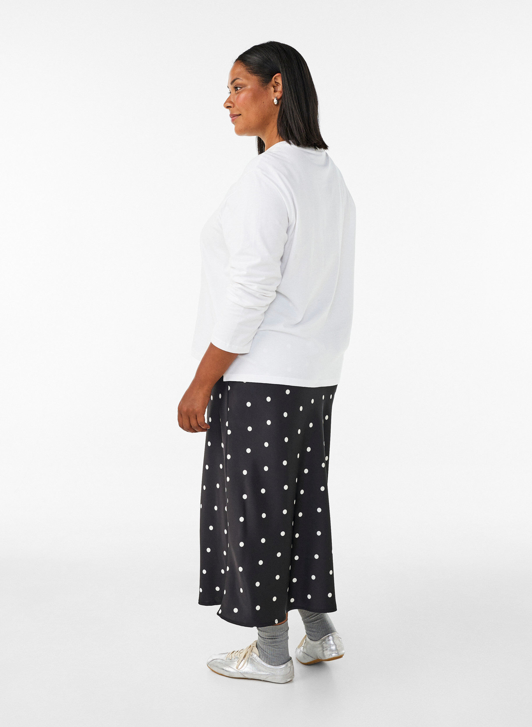 ZizziMidirock aus Satin, Schwarz, Model image number 1