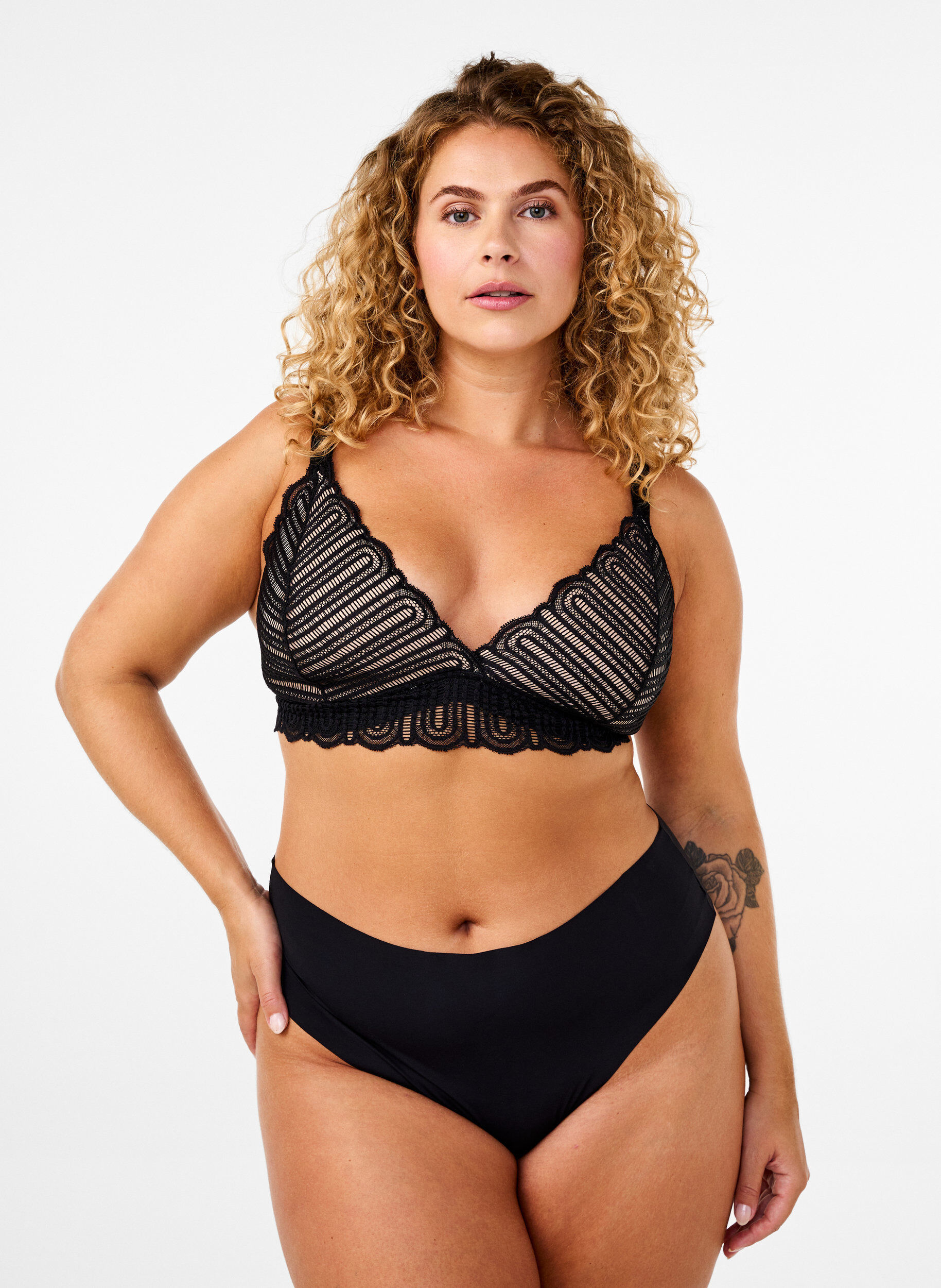 ZizziBralette mit Spitze und weicher Polsterung, Schwarz, Model image number 1