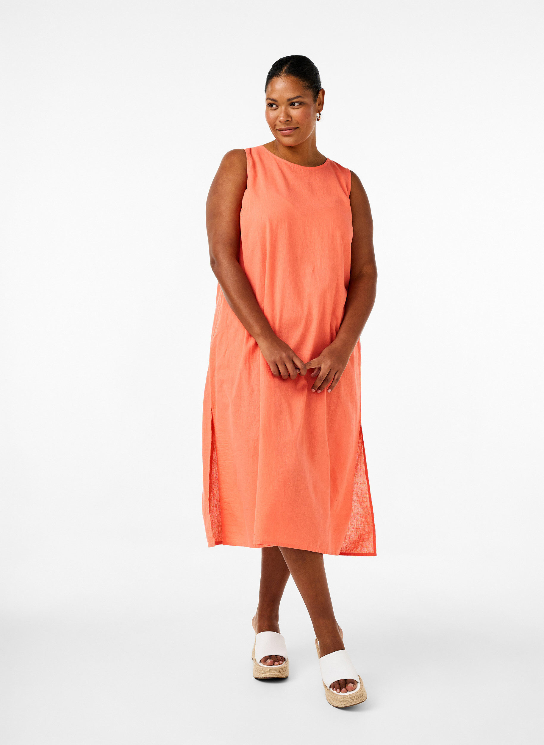 Zizzi&Auml;rmelloses Kleid aus Baumwollmischung mit Leinen, Living Coral, Model image number 0