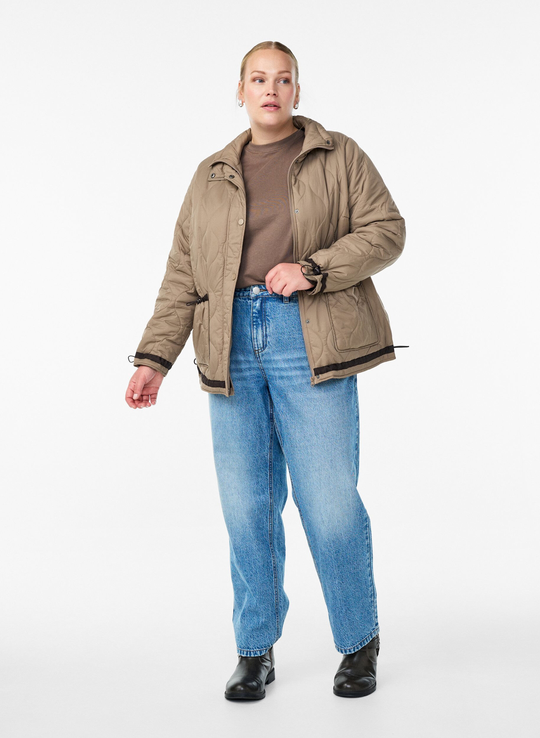 ZizziKurze Steppjacke mit Kontrastdetails, Beige, Model image number 1