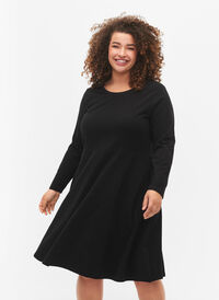 Kleid aus Baumwolle mit 7/8 Ärmeln, Black, Model