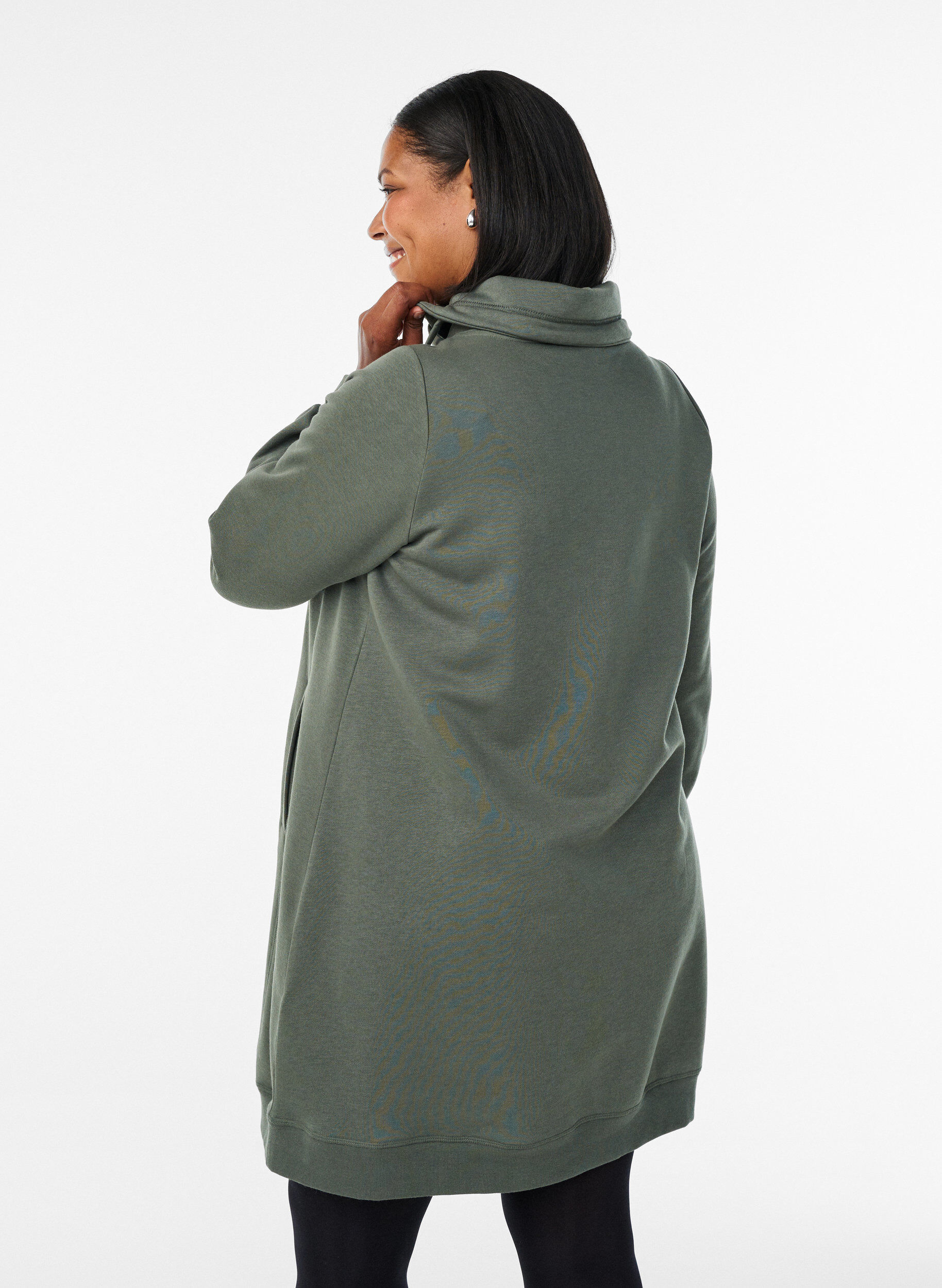 ZizziKurzes Sweatshirtkleid mit Stehkragen und Taschen, Gr&uuml;n, Model image number 2