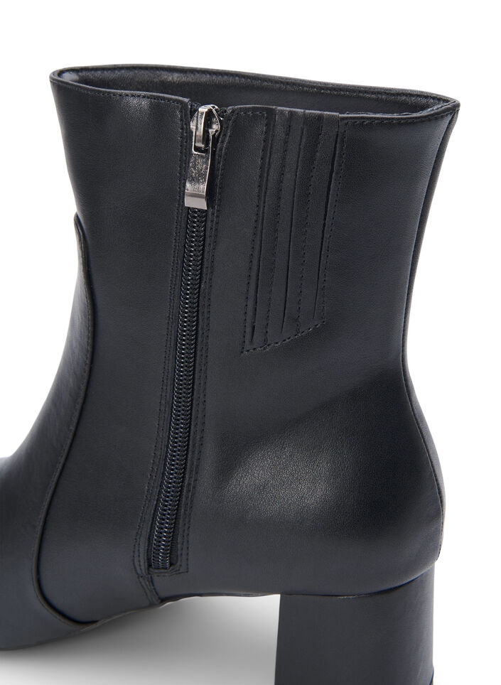 Extra-Weite - Knöchenstiefel aus Leder mit Absatz, Black, Packshot image number 4