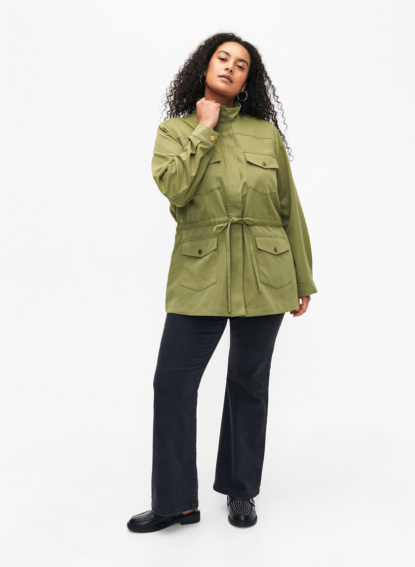 Armee-Jacke mit Tunnelzug am Bund, Aloe, Model image number 2