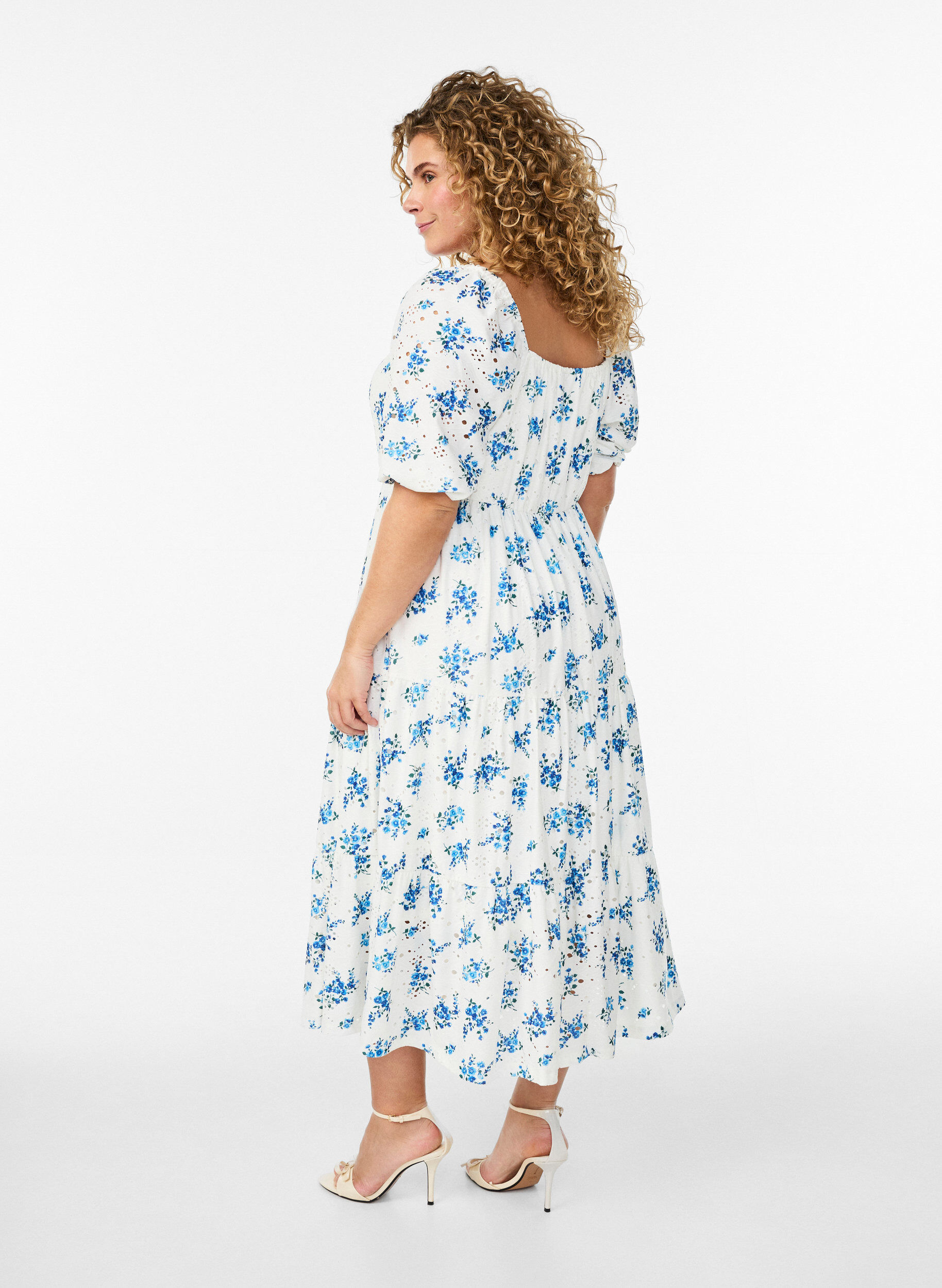 ZizziKn&ouml;chellanges Kleid mit Blumenprint und Lochstickerei, Wei&szlig;, Model image number 1