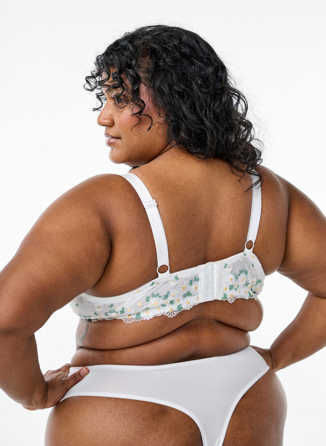 ZizziBalconette-BH aus Mesh mit G&auml;nsebl&uuml;mchen-Stickerei, Wei&szlig;, Model image number 1