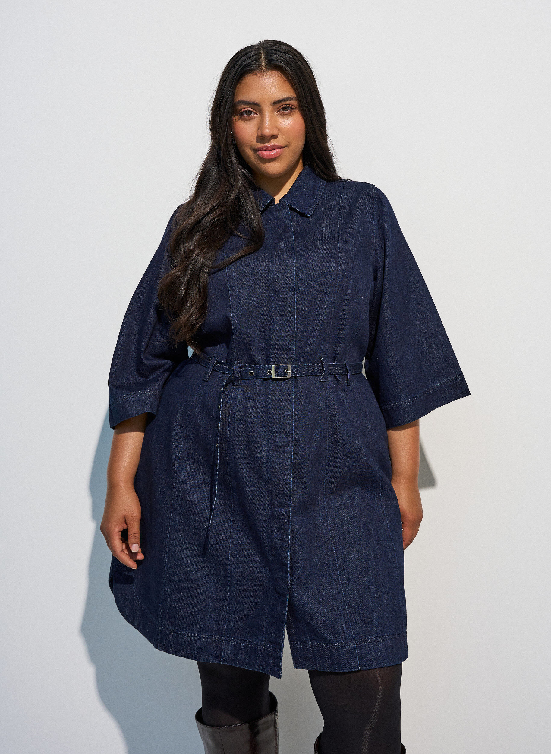 ZizziJeanskleid mit G&uuml;rtel und 3/4-&Auml;rmeln, Blau, Model image number 0