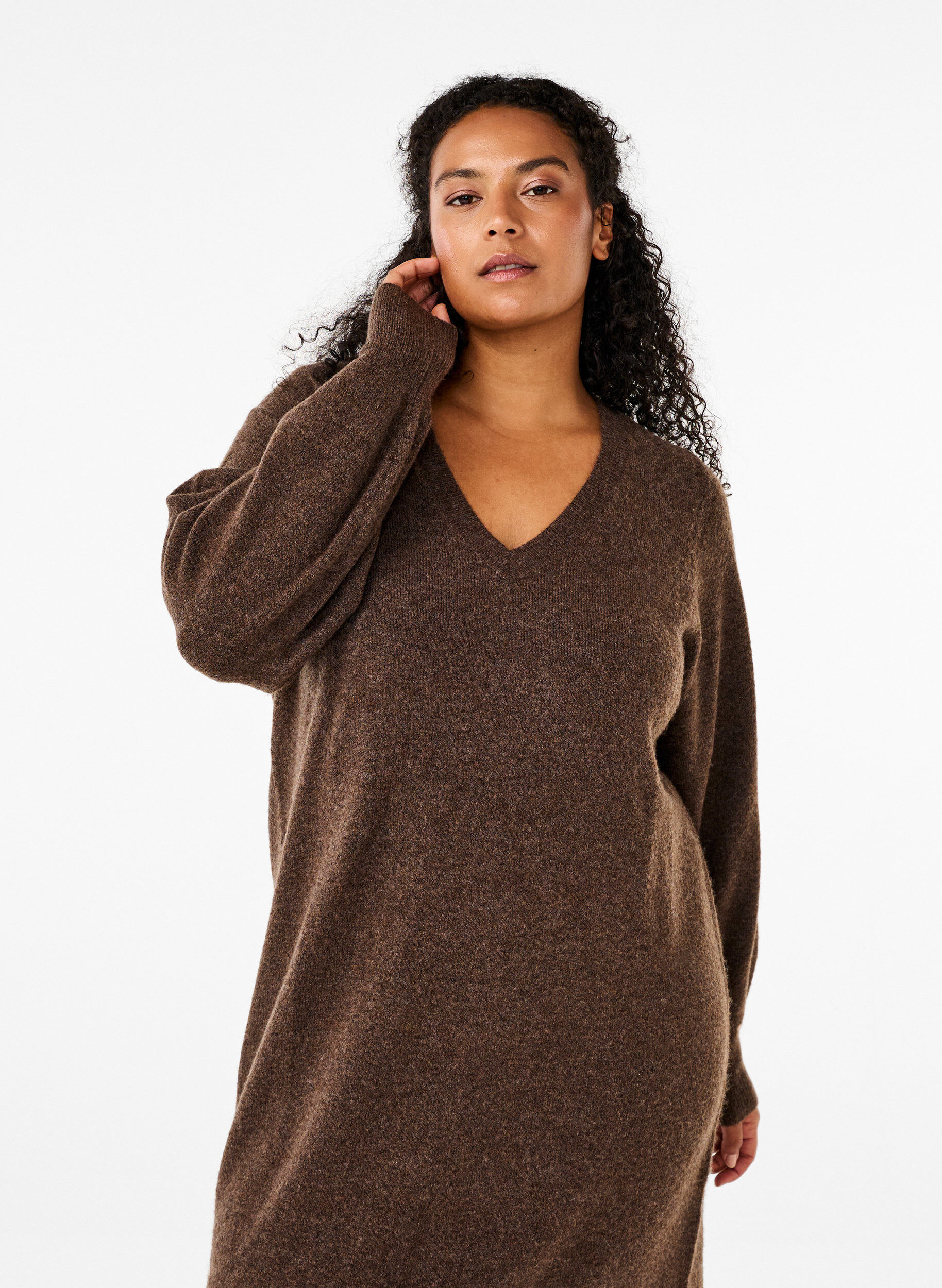 ZizziLang&auml;rmliges Strickkleid mit V-Ausschnitt, Braun, Model image number 2