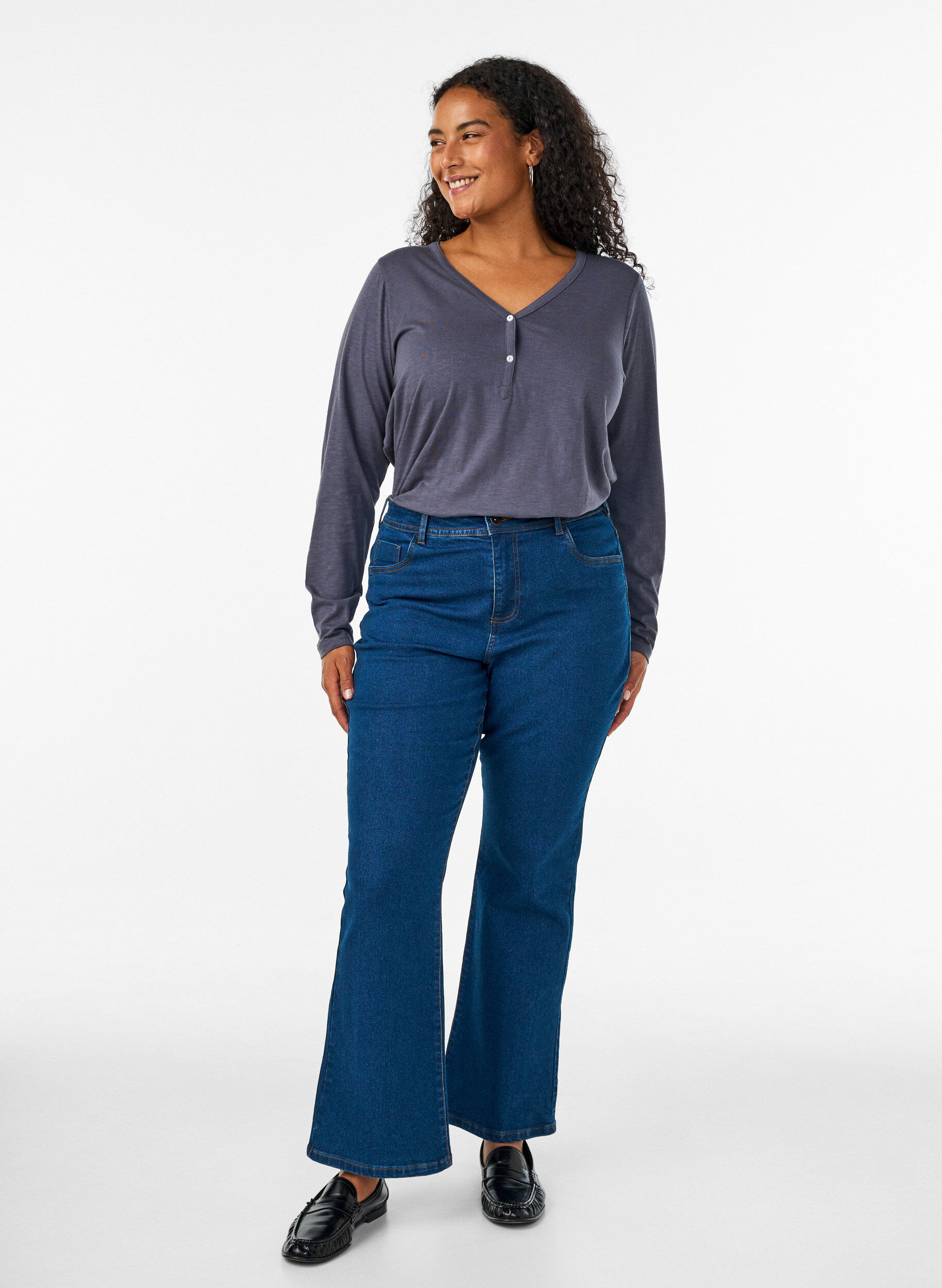 ZizziLangarmshirt mit V-Ausschnitt und Kn&ouml;pfen, Grau, Model image number 1