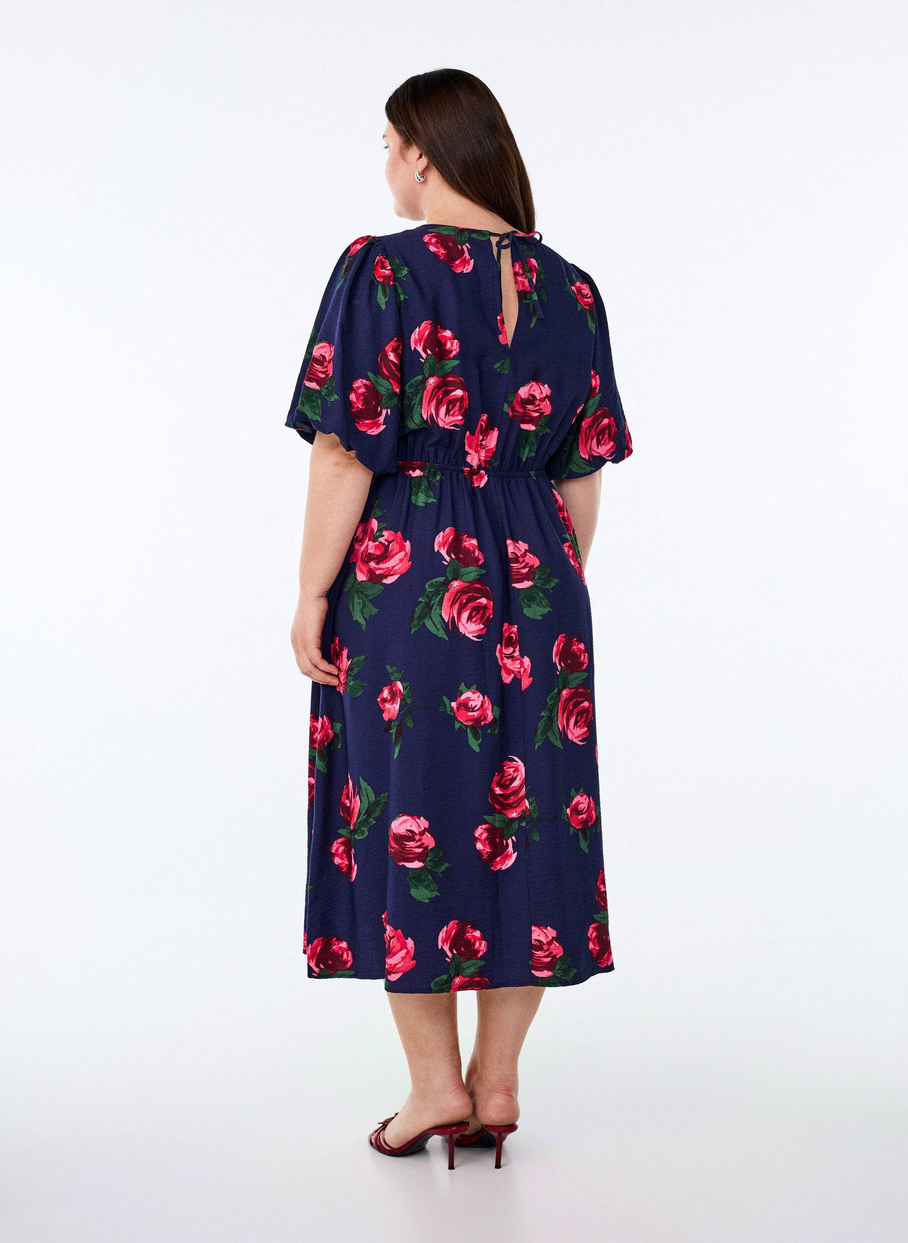 ZizziMidikleid mit Rosenprint und kurzen Ballon&auml;rmeln, Blau, Model image number 2