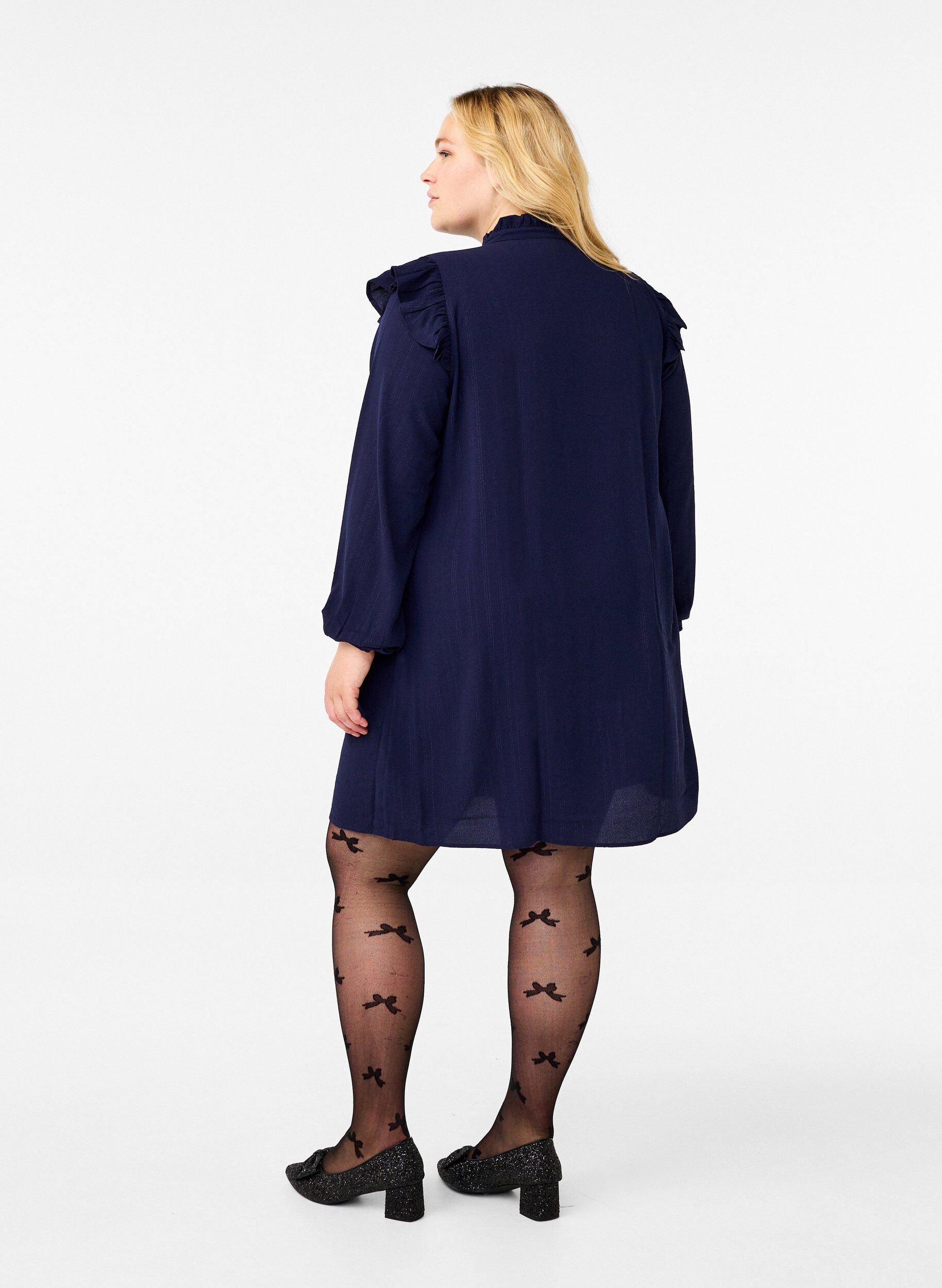 ZizziKurzes Kleid mit R&uuml;schen und Glitzer, Blau, Model image number 2
