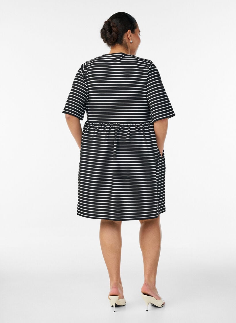 Kleid mit gerippter Textur und Empire-Linie, Wei&szlig;, Model image number 2