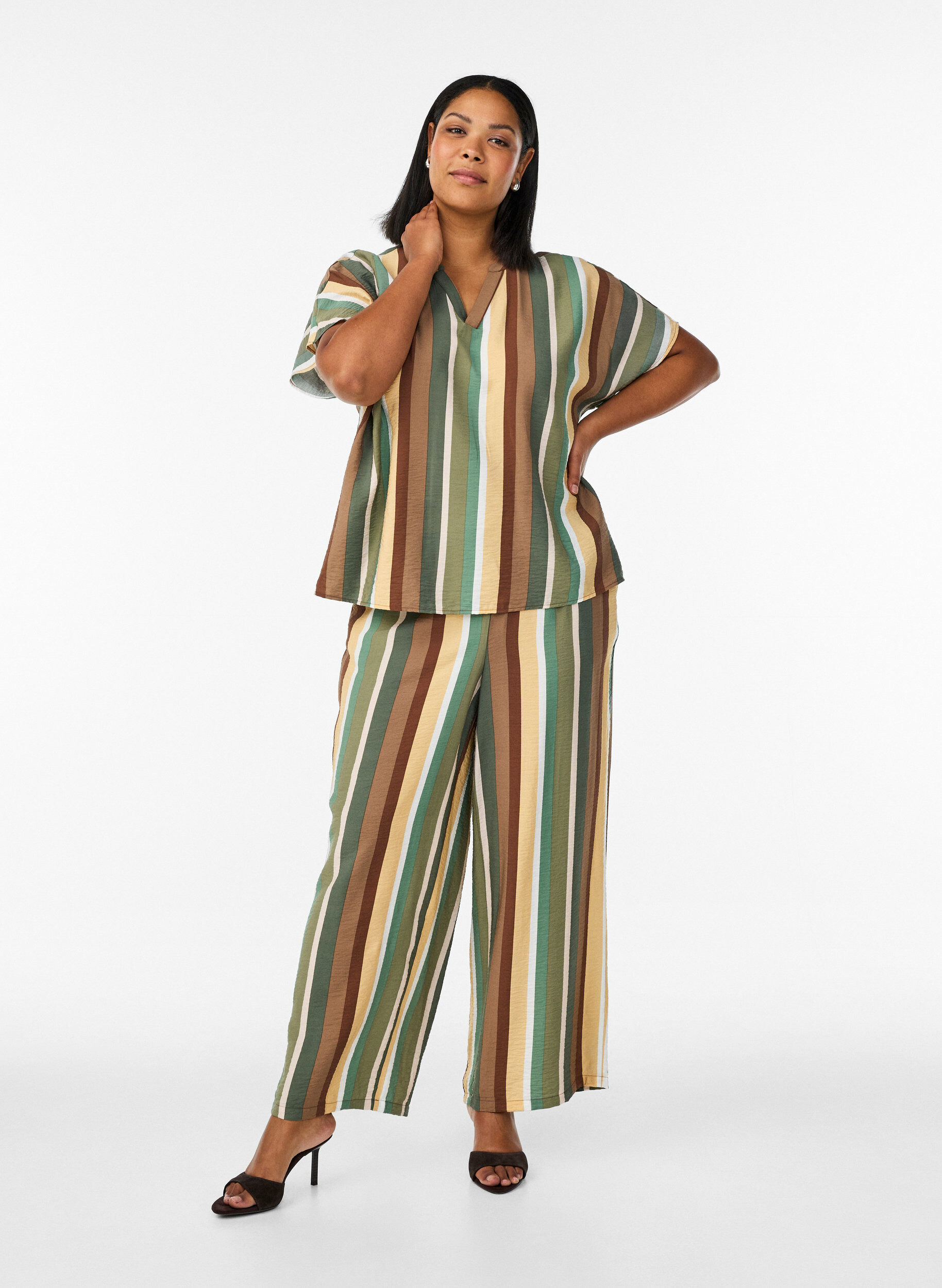 ZizziLockere Hose aus Viskose mit Streifen, Braun, Model image number 0