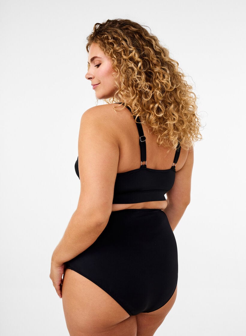 Bikinioberteil mit Rüschen und herausnehmbaren Einsätzen, Schwarz, Model image number 2