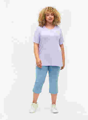 T-Shirt aus Viskose mit Rippstruktur, Lavender, Model image number 1