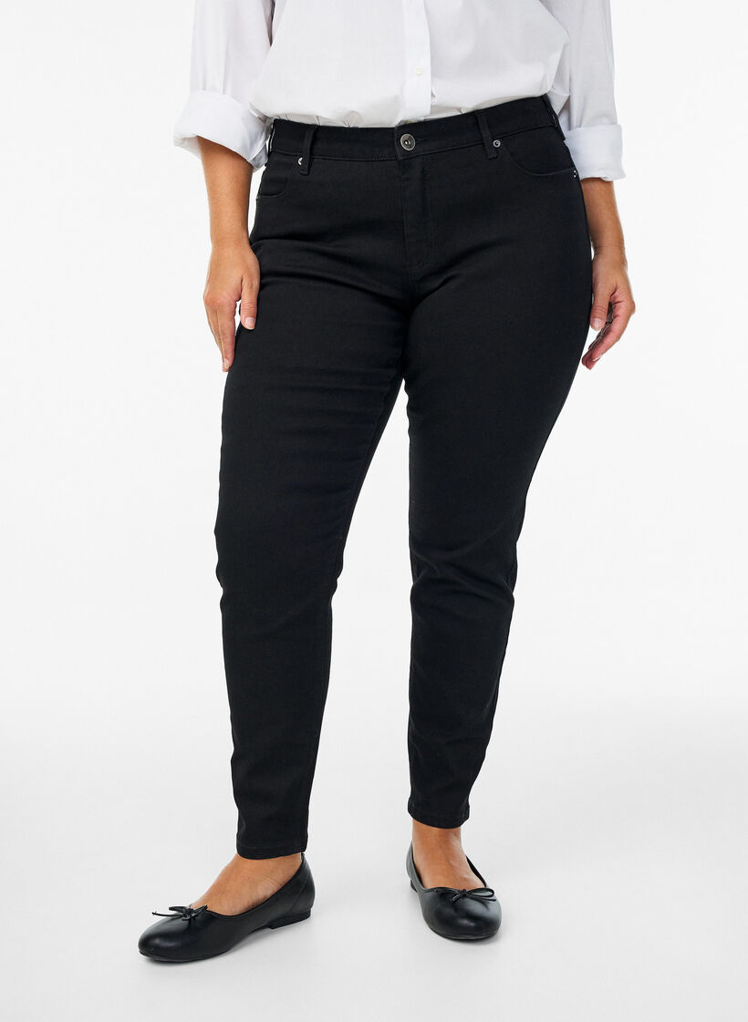 Slim Fit Emily Jeans mit normaler Taille, Schwarz, Model image number 2